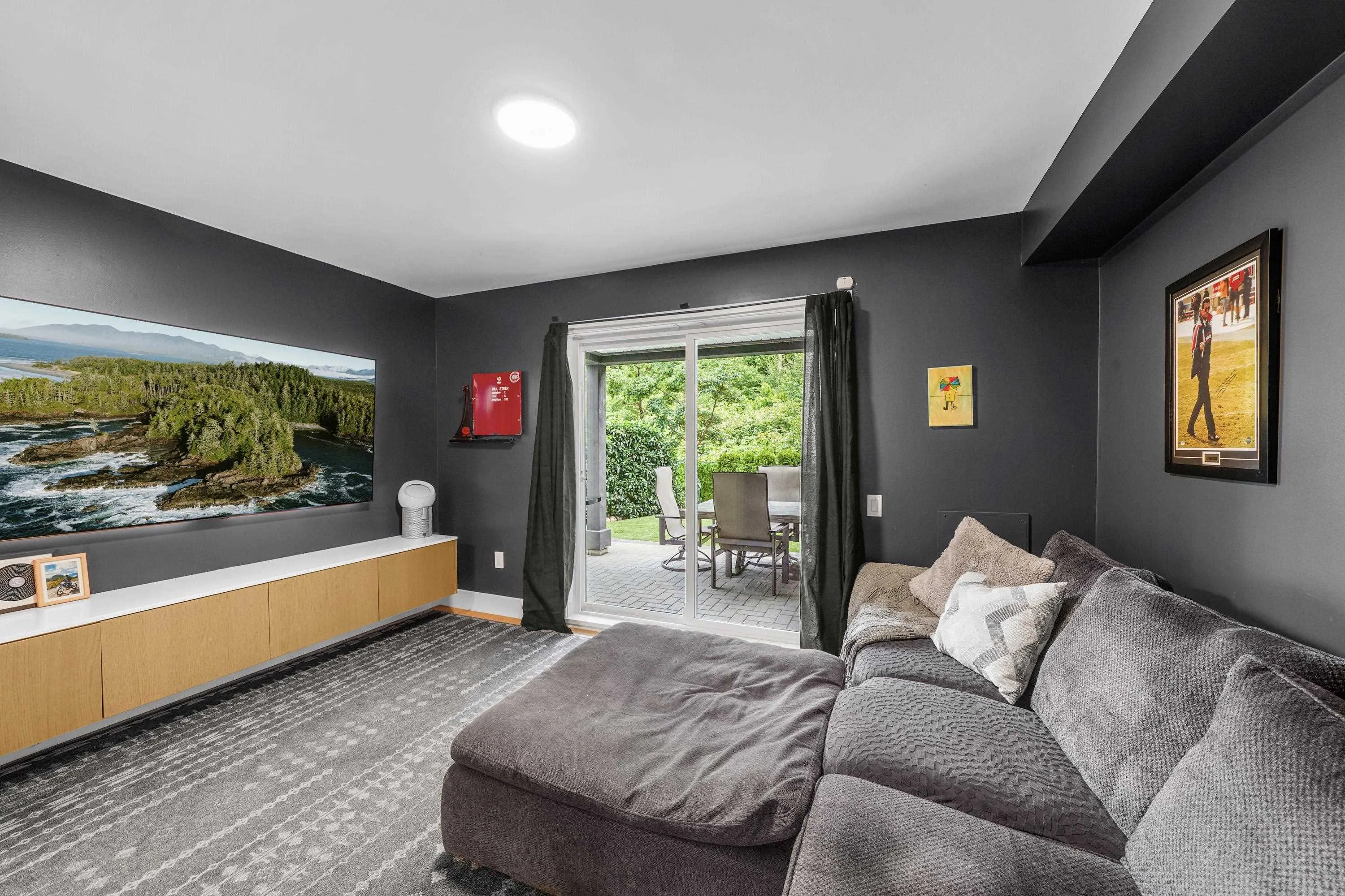 13 4638 Orca Way