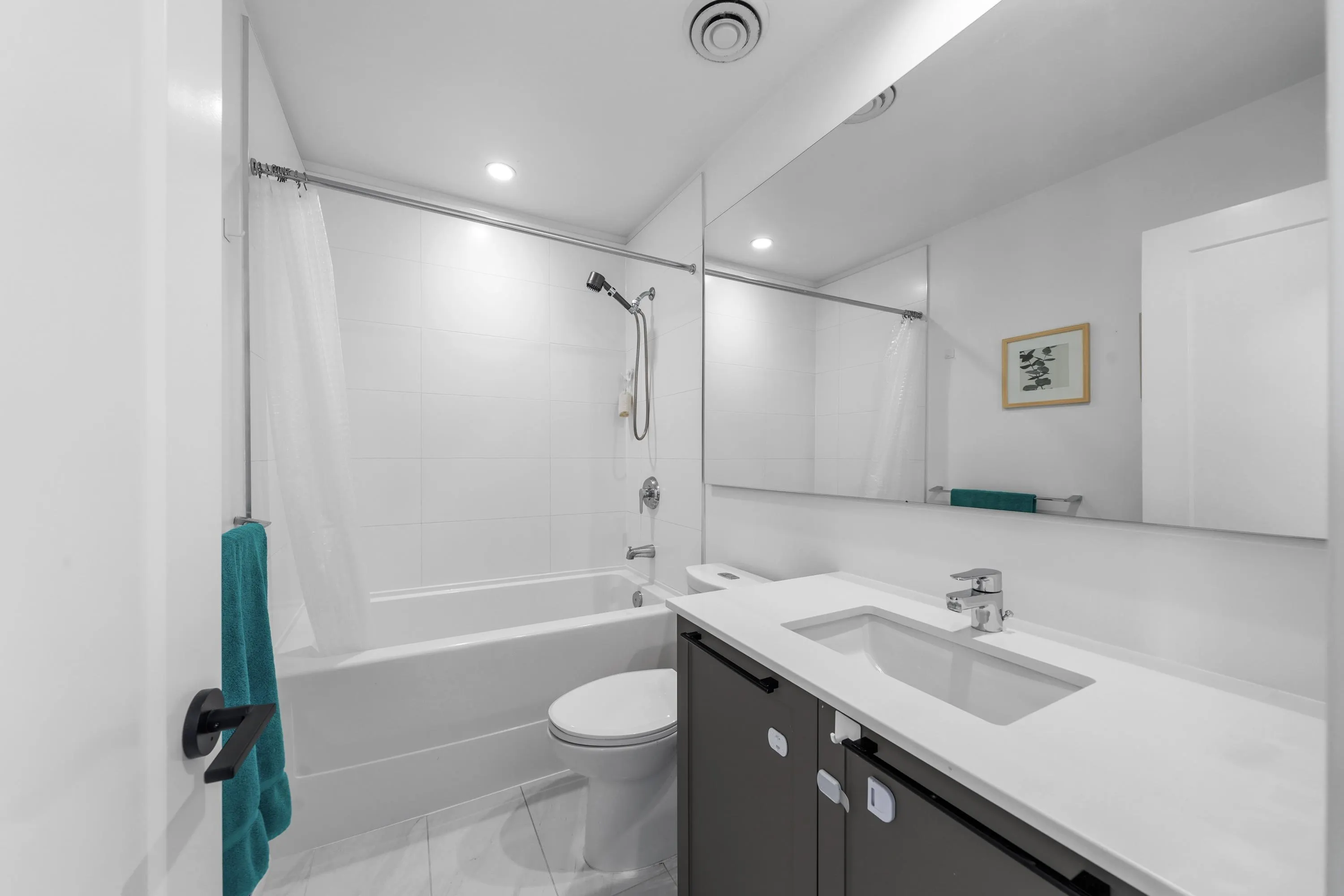 13 4638 Orca Way
