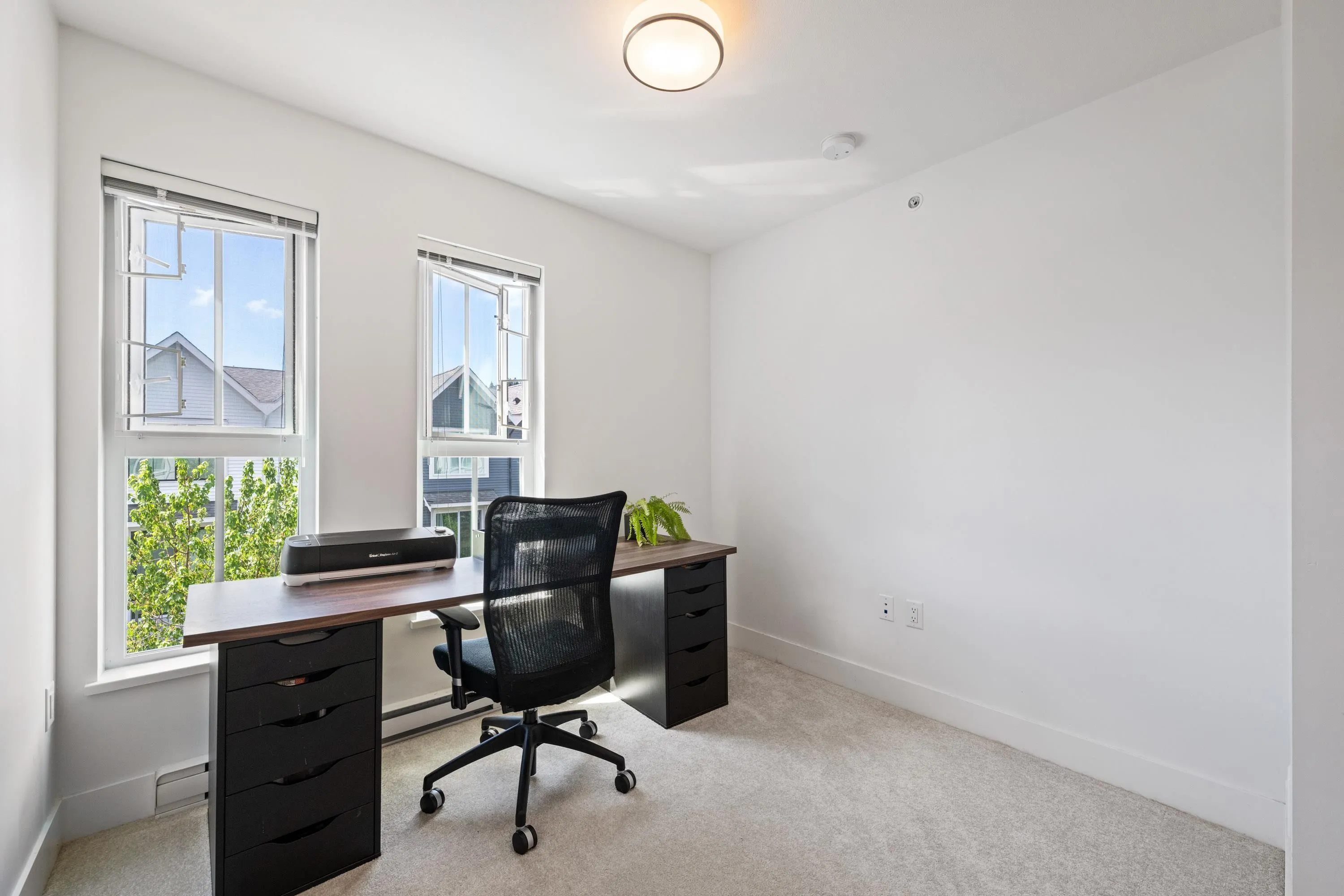 42 4716 Orca Way