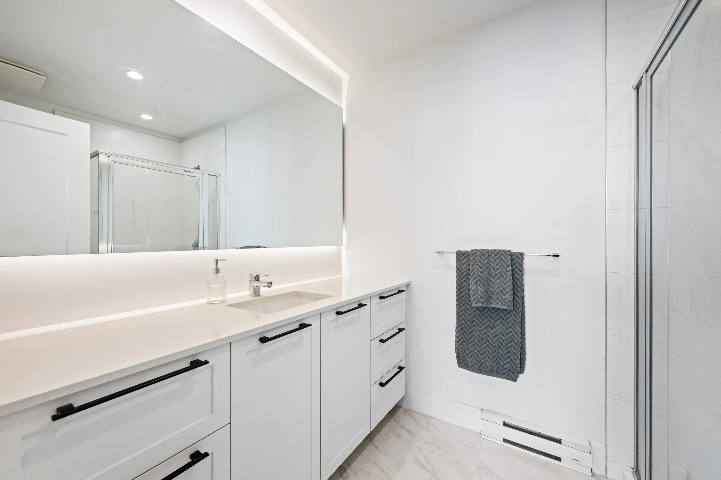 42 4716 Orca Way