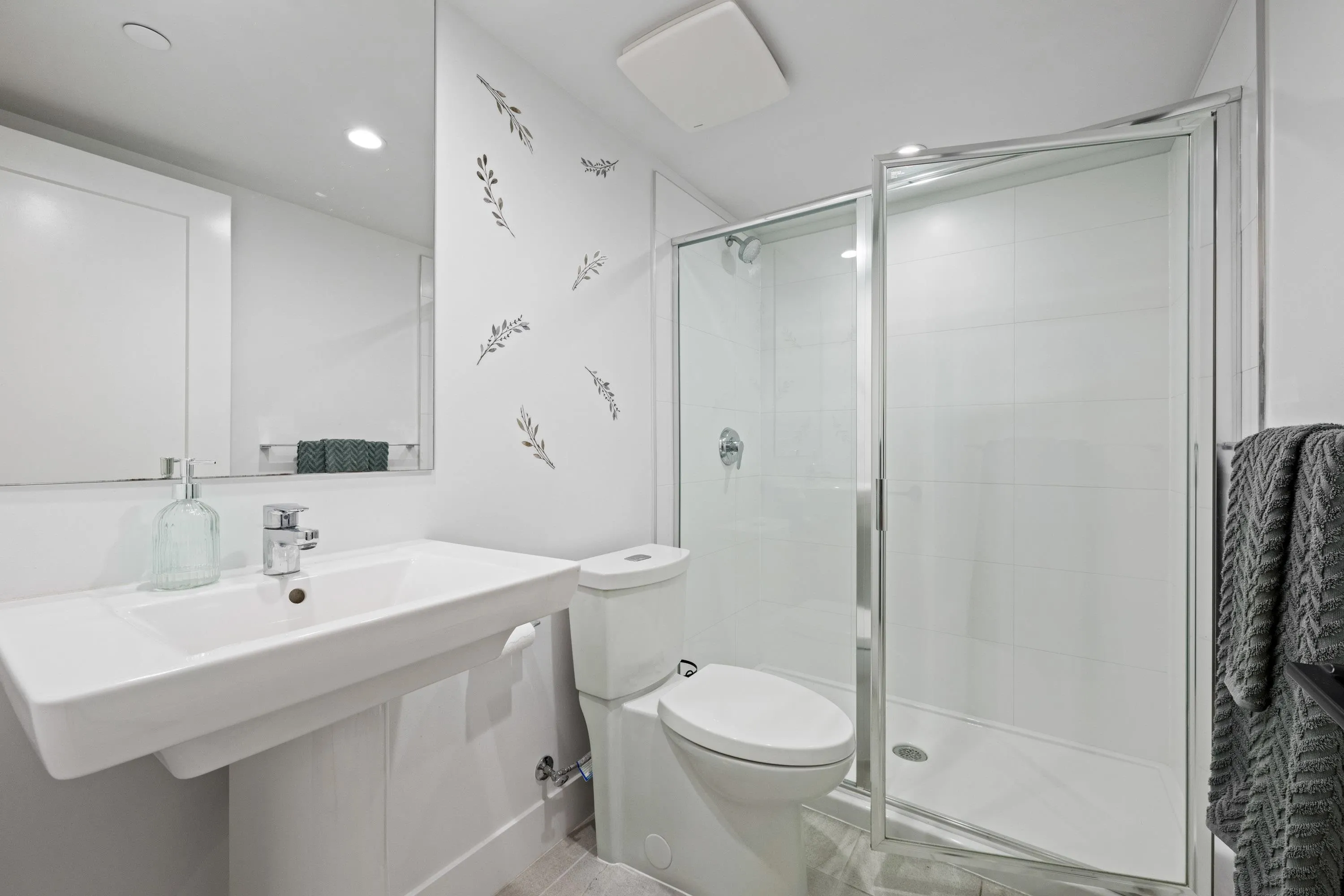 42 4716 Orca Way