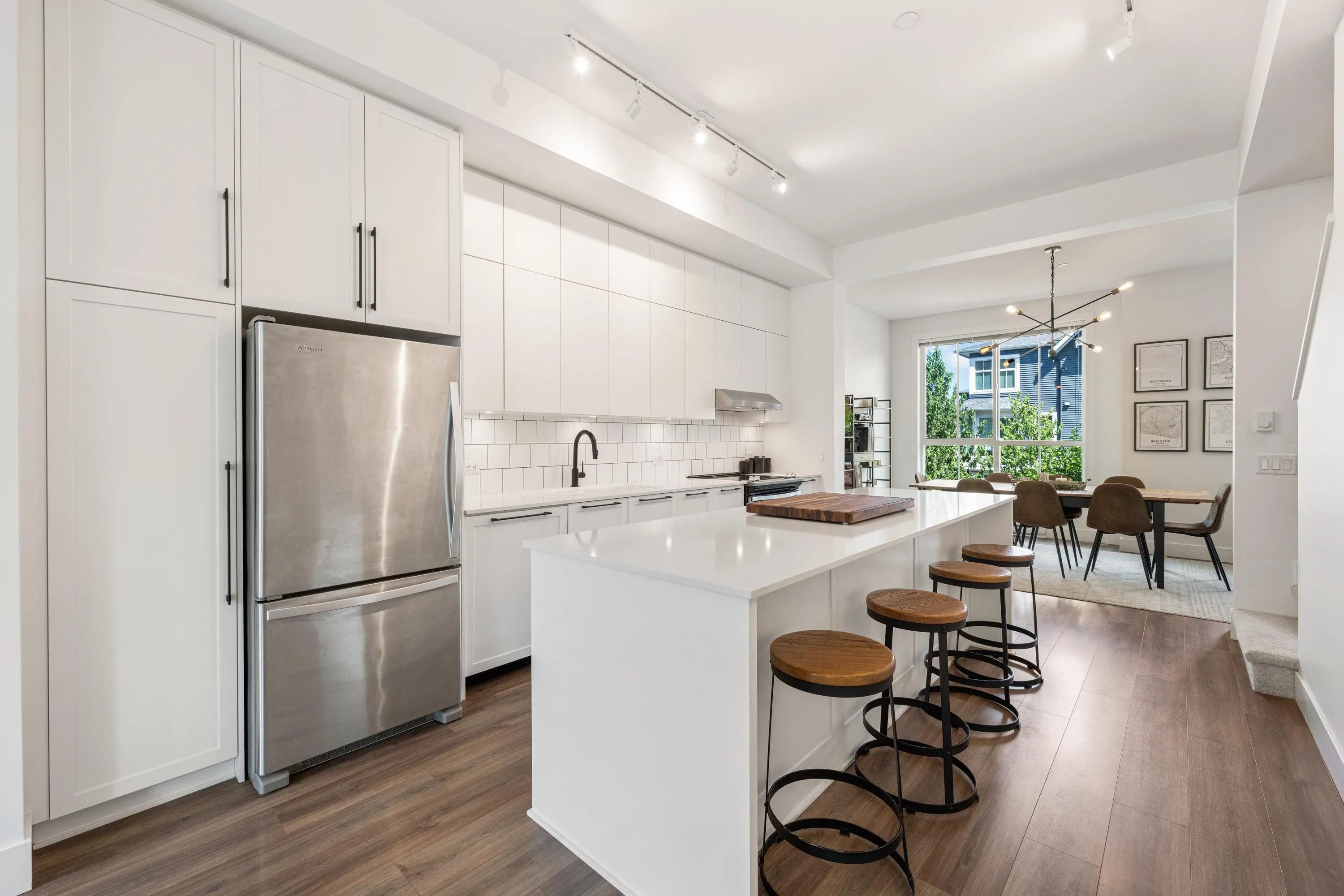 42 4716 Orca Way