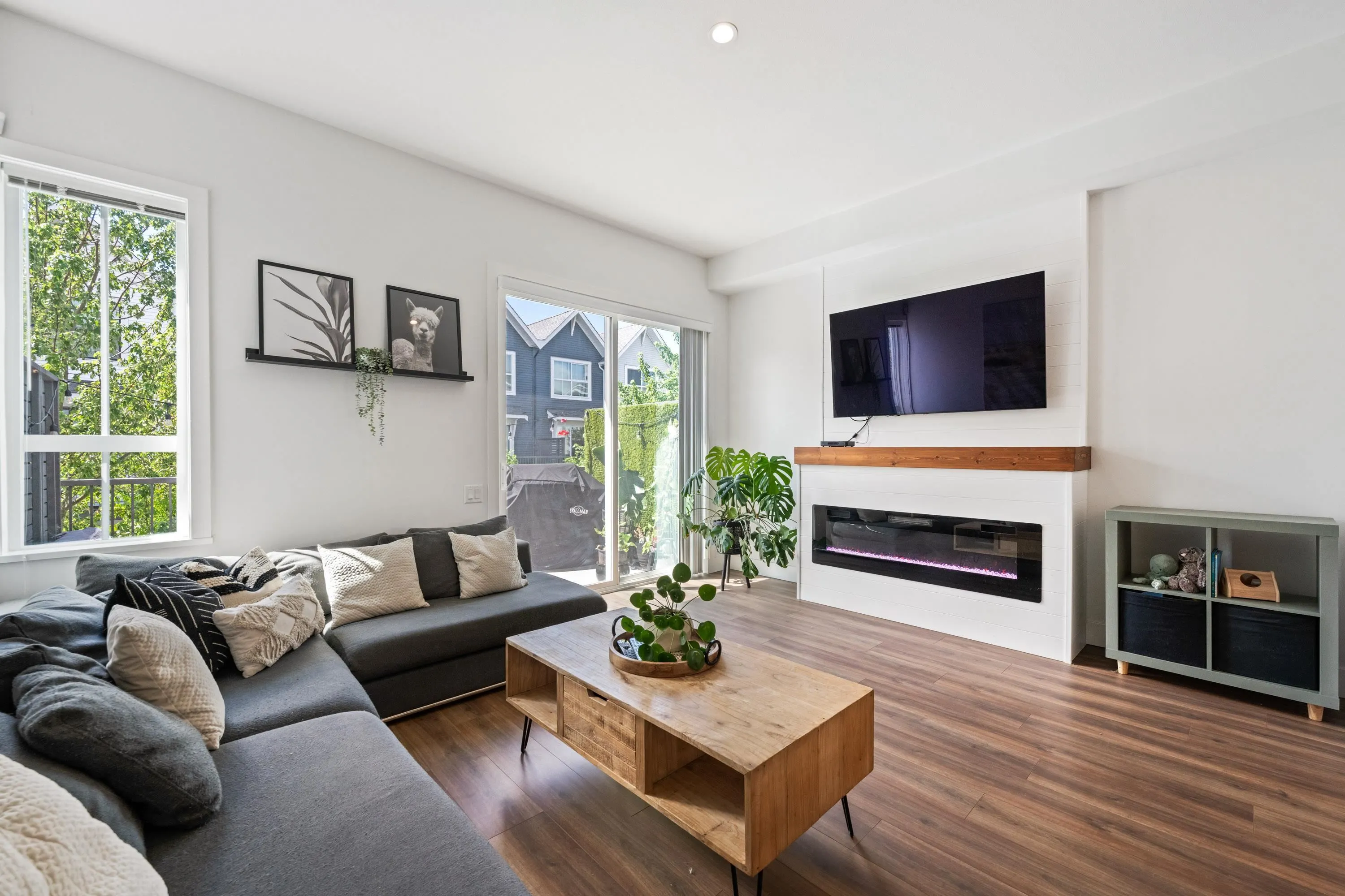 42 4716 Orca Way