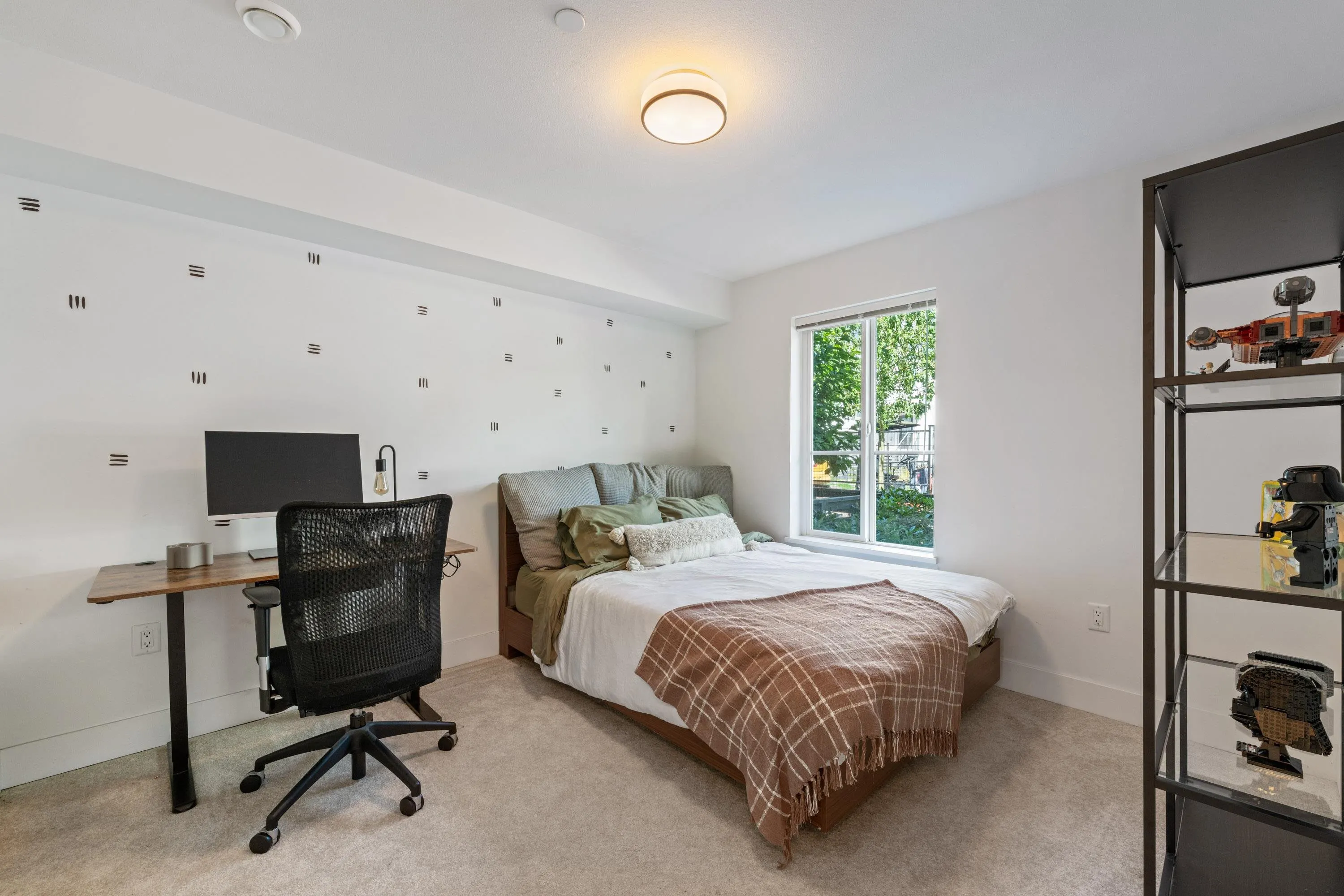 42 4716 Orca Way