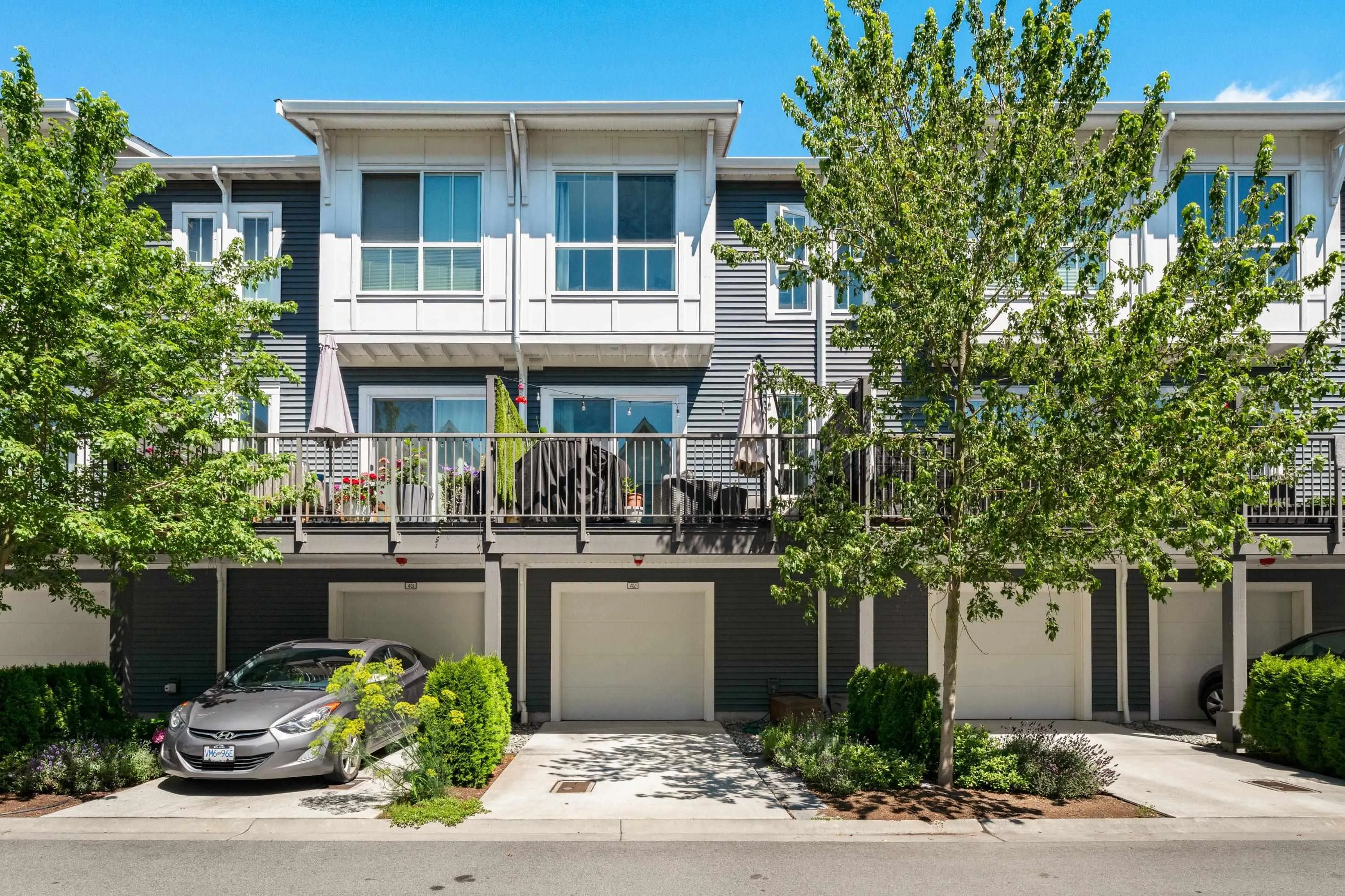 42 4716 Orca Way