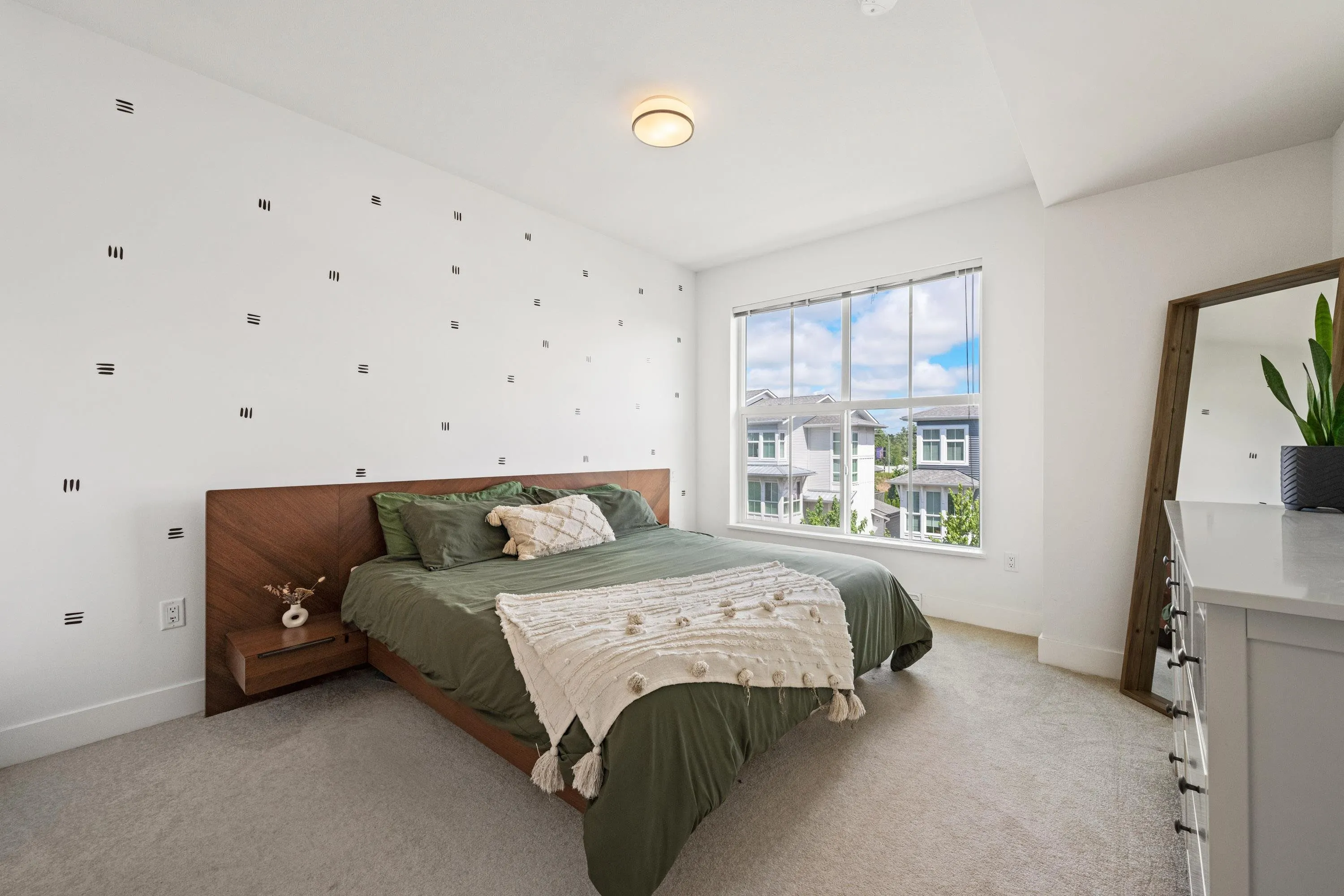 42 4716 Orca Way