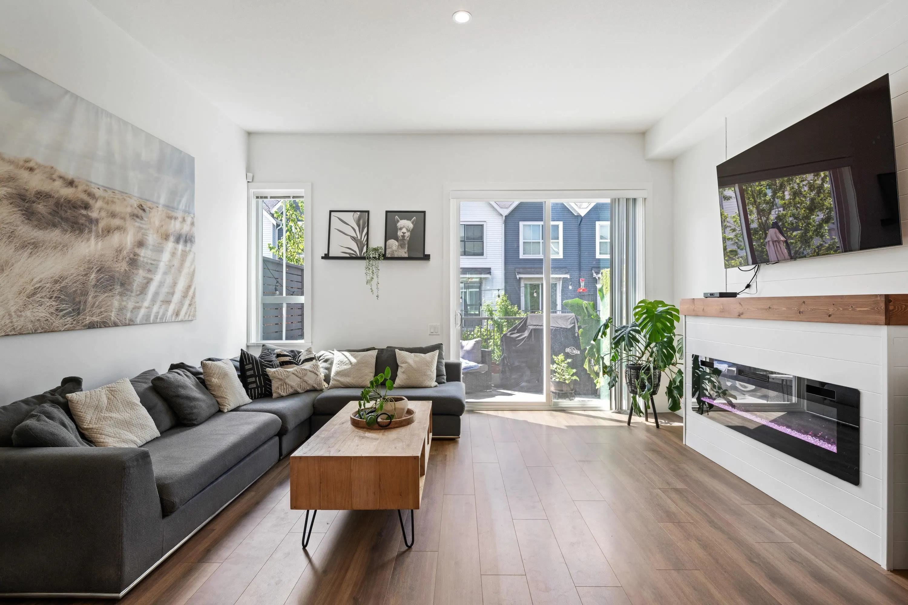 42 4716 Orca Way