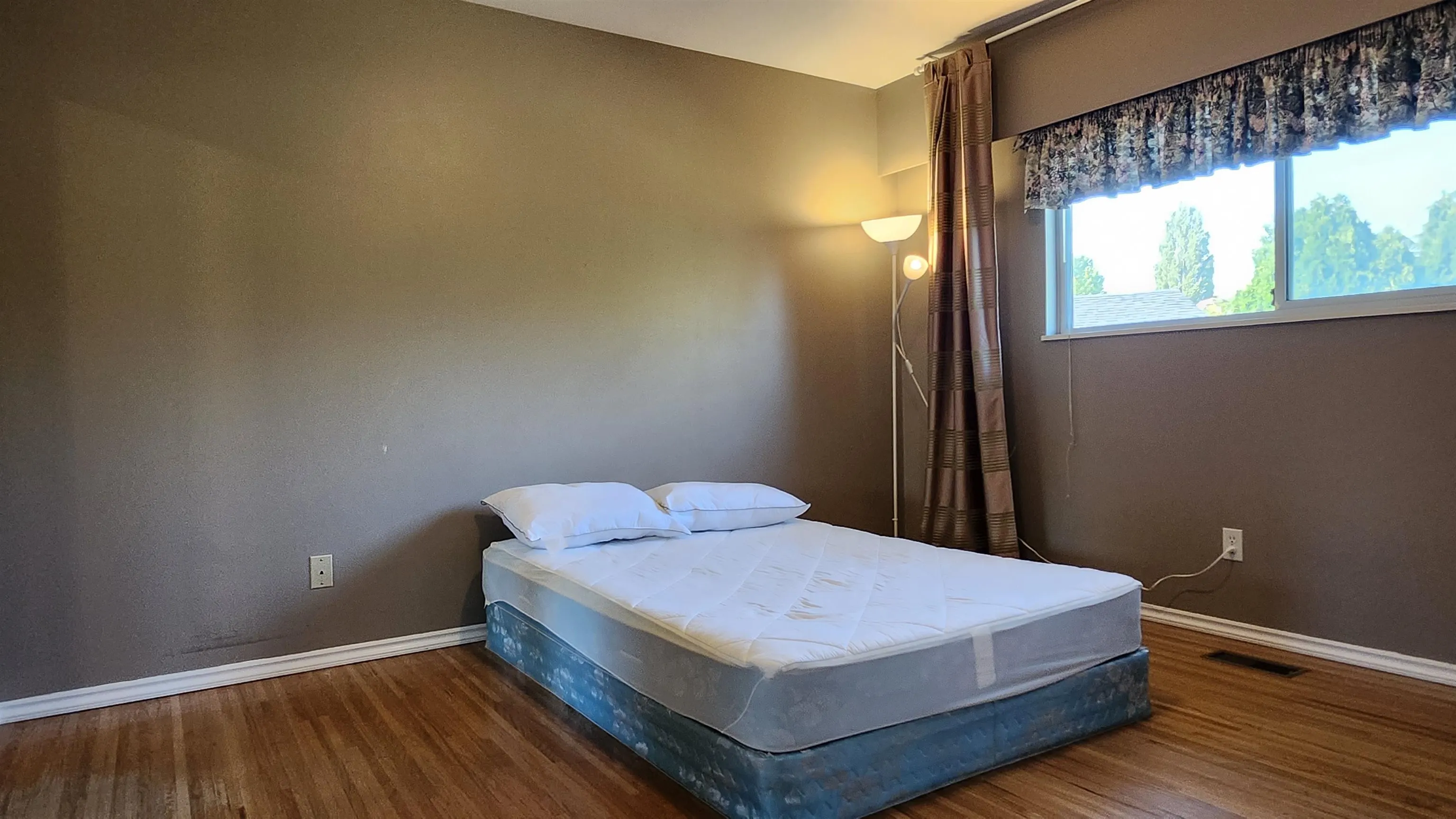 11400 Seafield Crescent