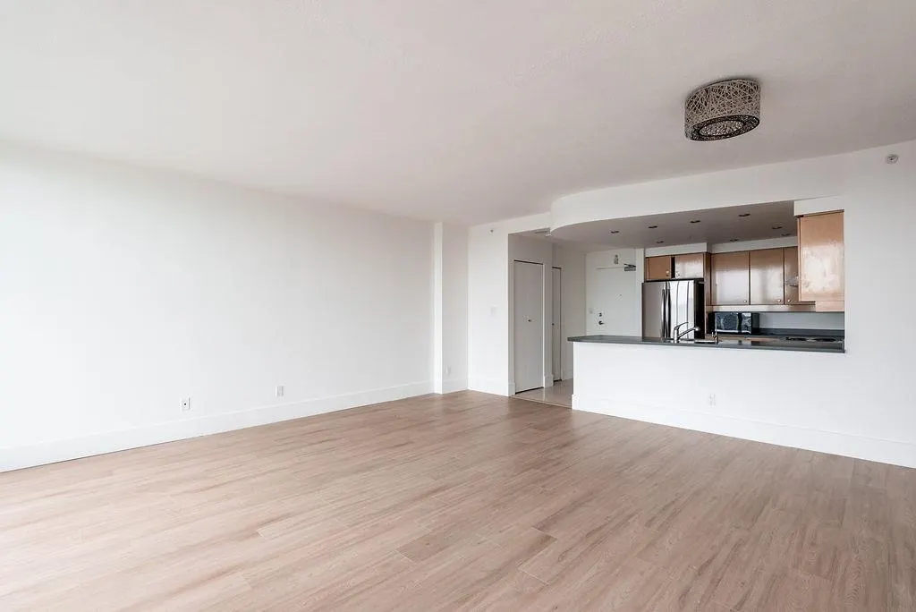 3706 1009 Expo Boulevard