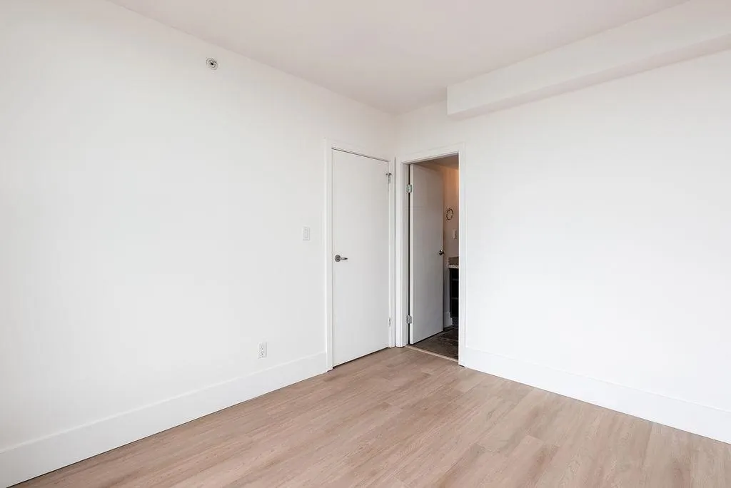 3706 1009 Expo Boulevard