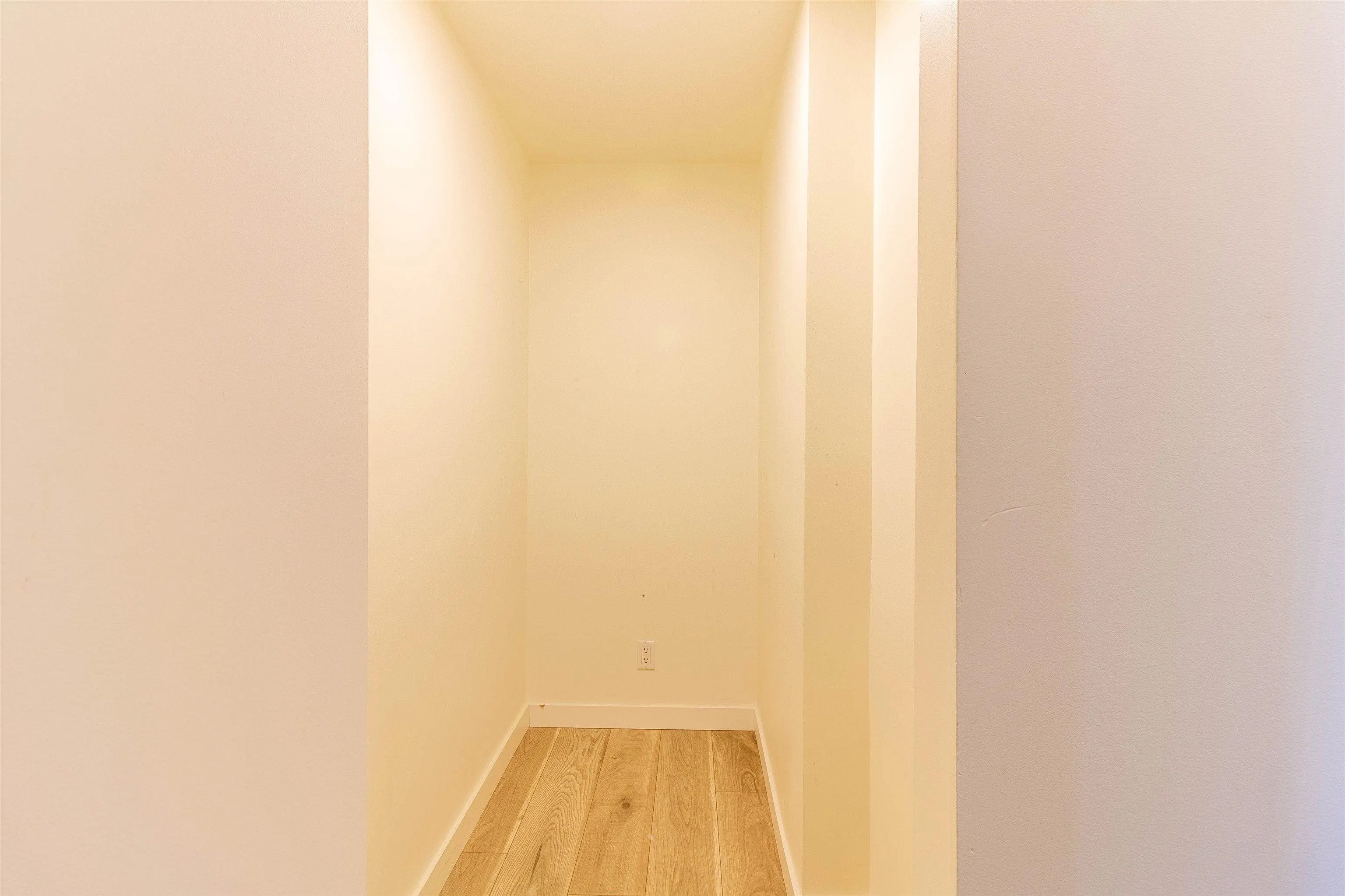 1203 1200 Georgia Street