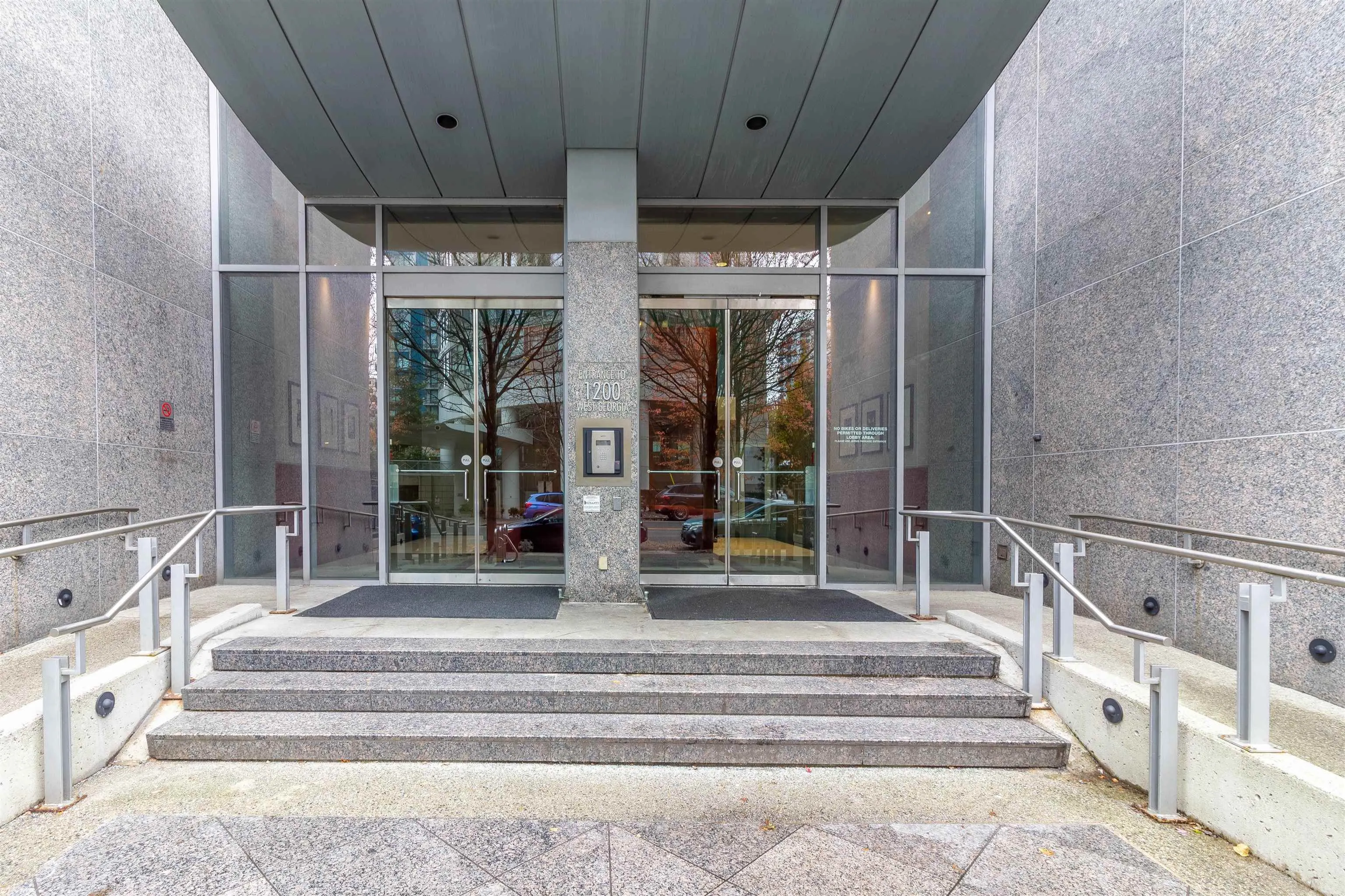 1203 1200 Georgia Street