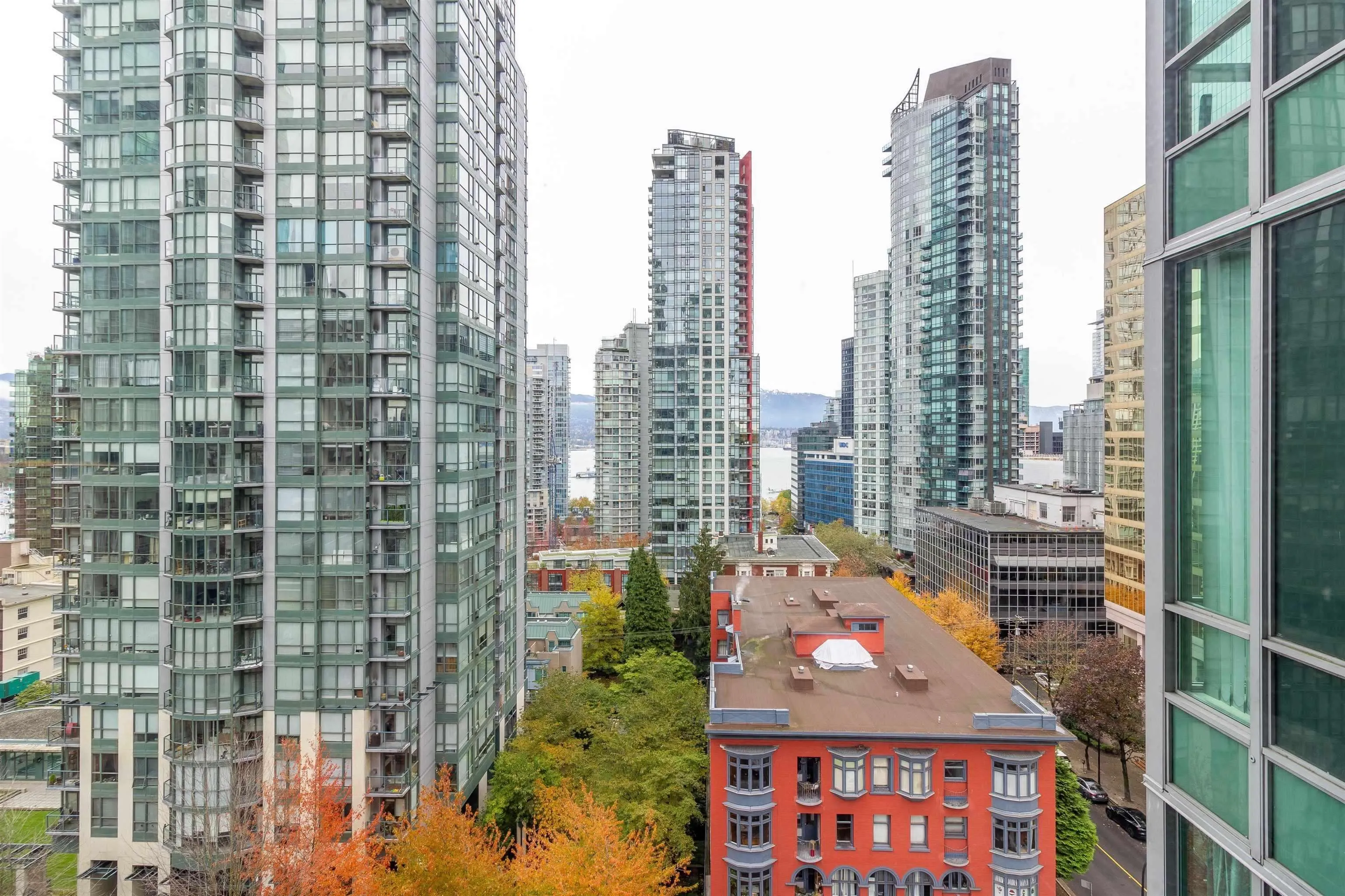 1203 1200 Georgia Street