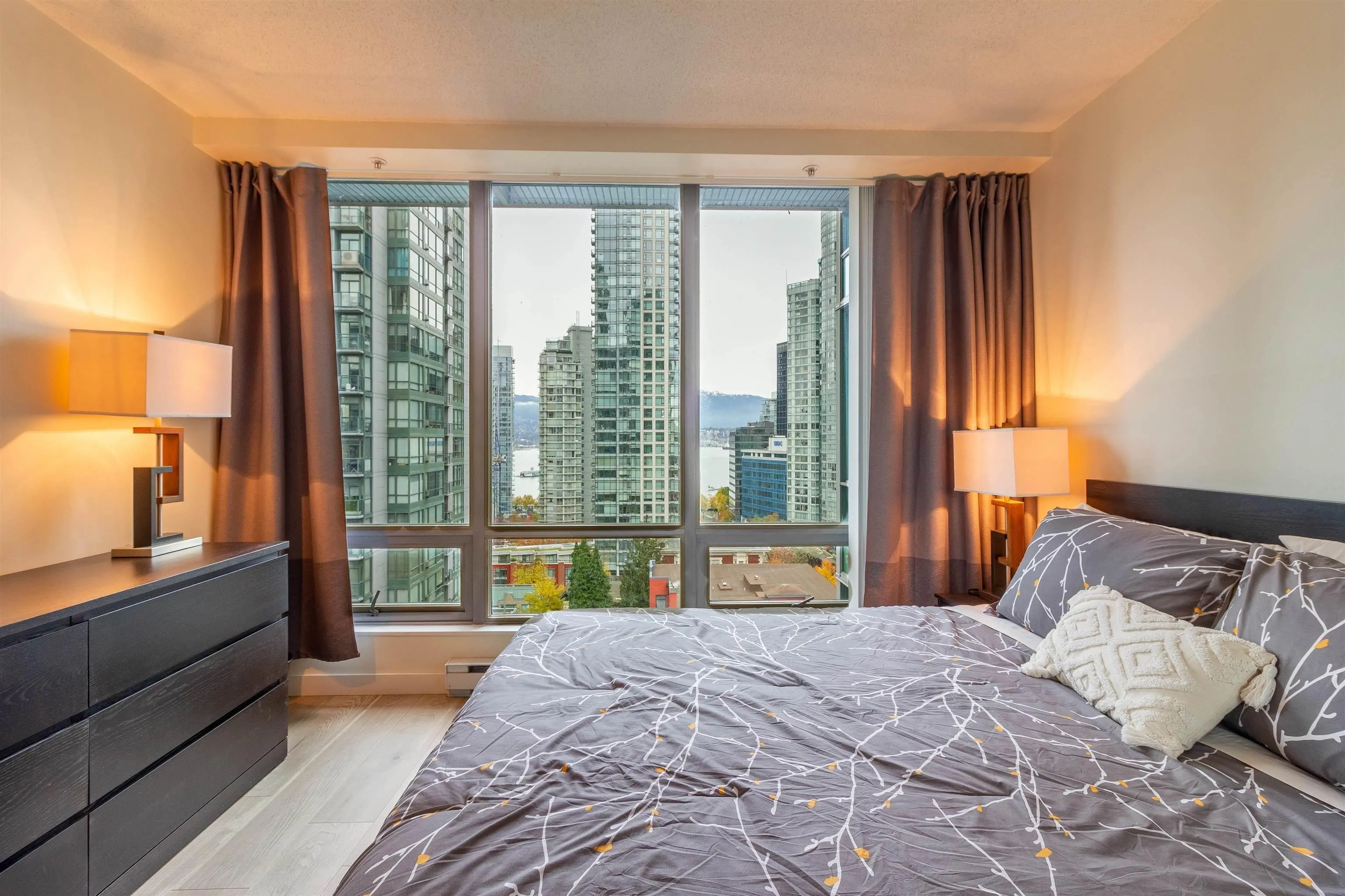 1203 1200 Georgia Street