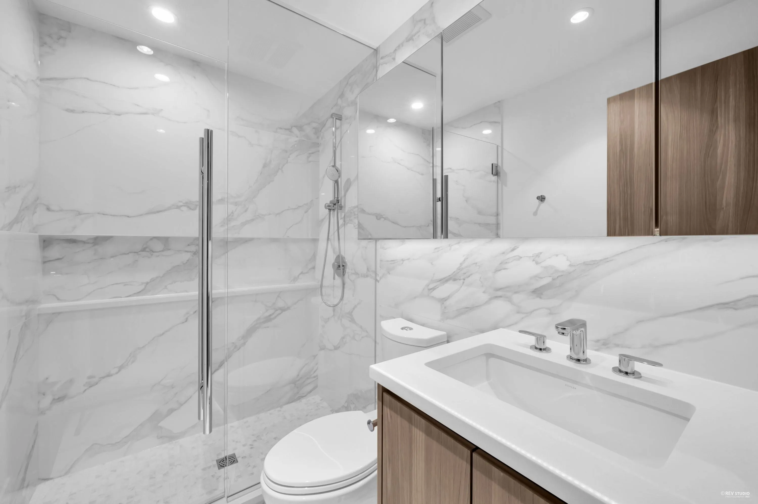 416 8611 Hazelbridge Way