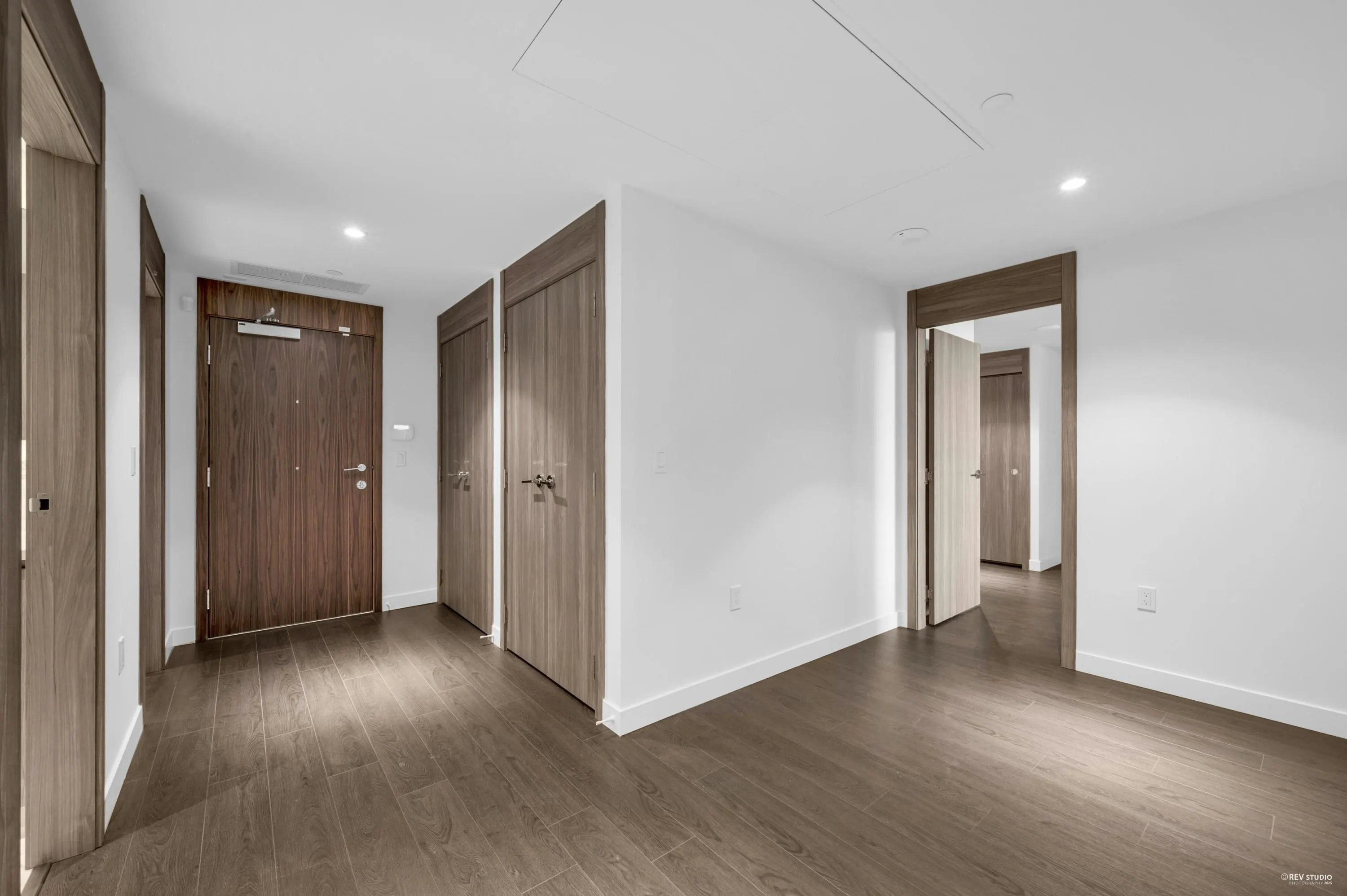 416 8611 Hazelbridge Way