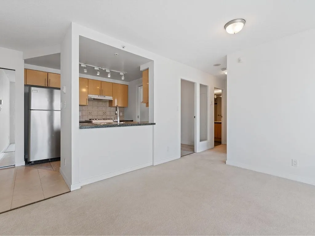 2705 193 Aquarius Mews