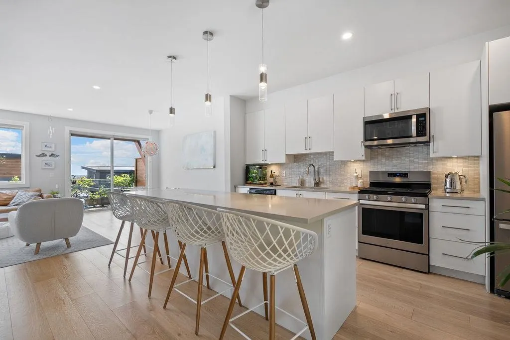 41320 Horizon Drive
