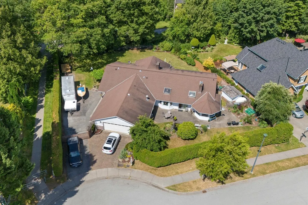 3010 Semiahmoo Trail