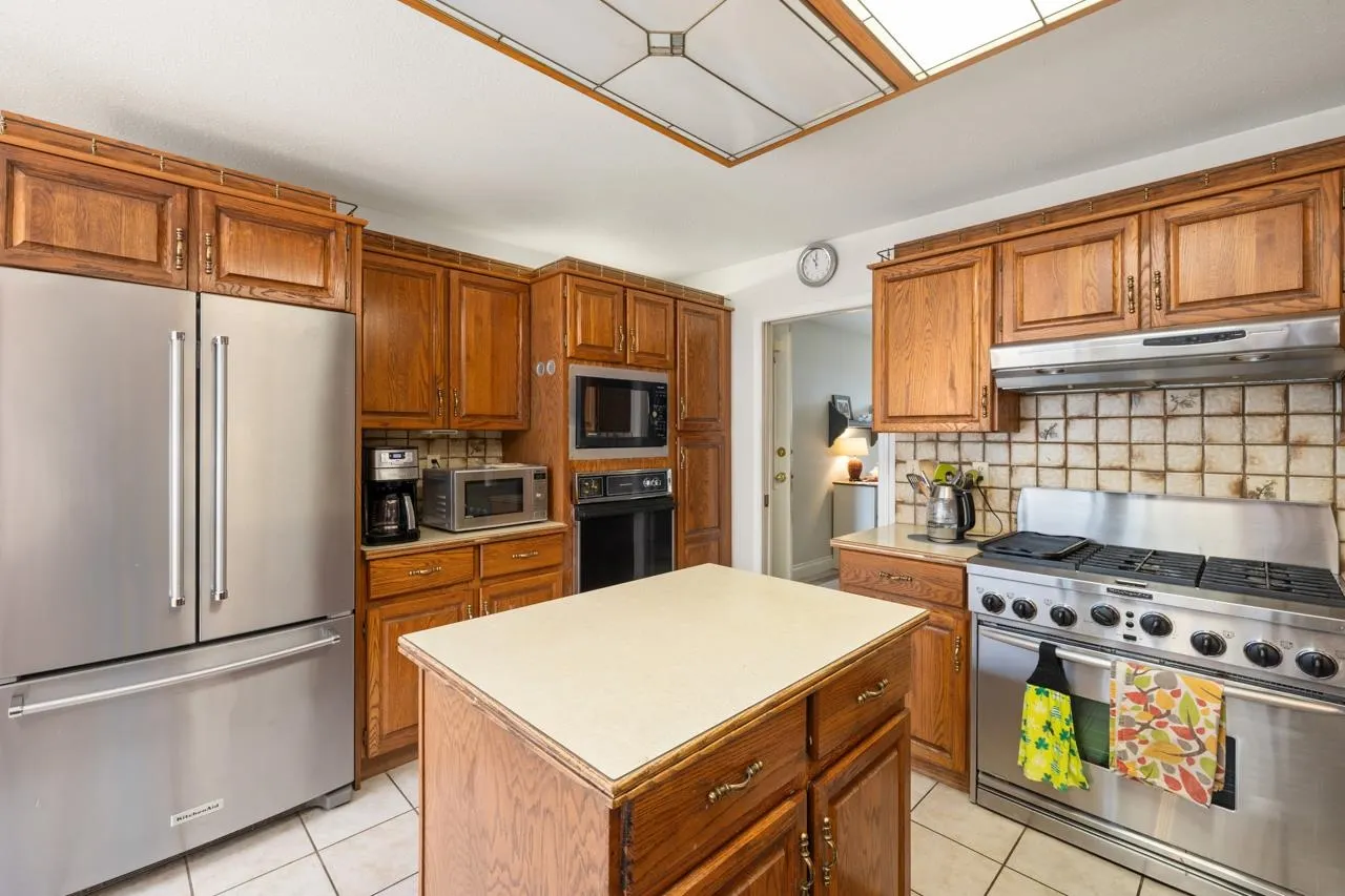 3010 Semiahmoo Trail
