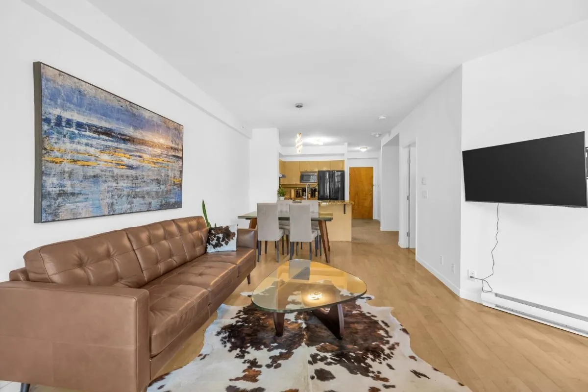 209 2228 Marstrand Avenue