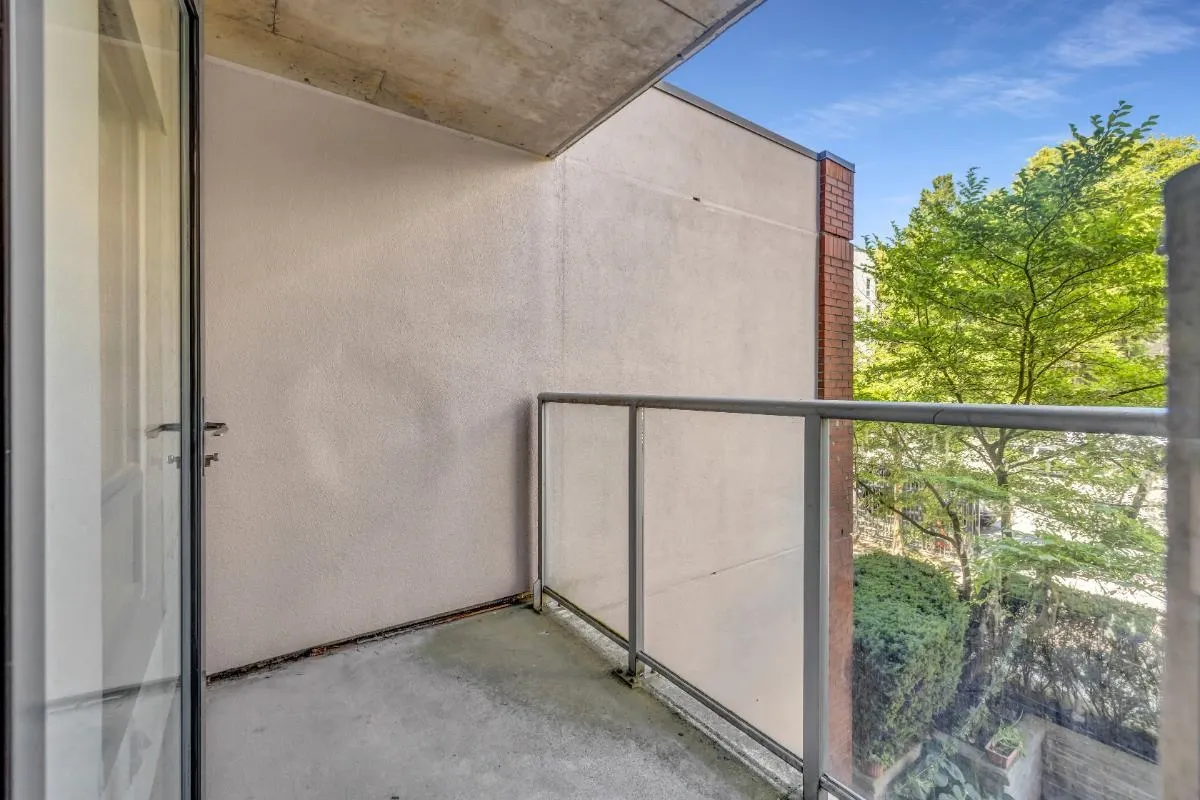 209 2228 Marstrand Avenue