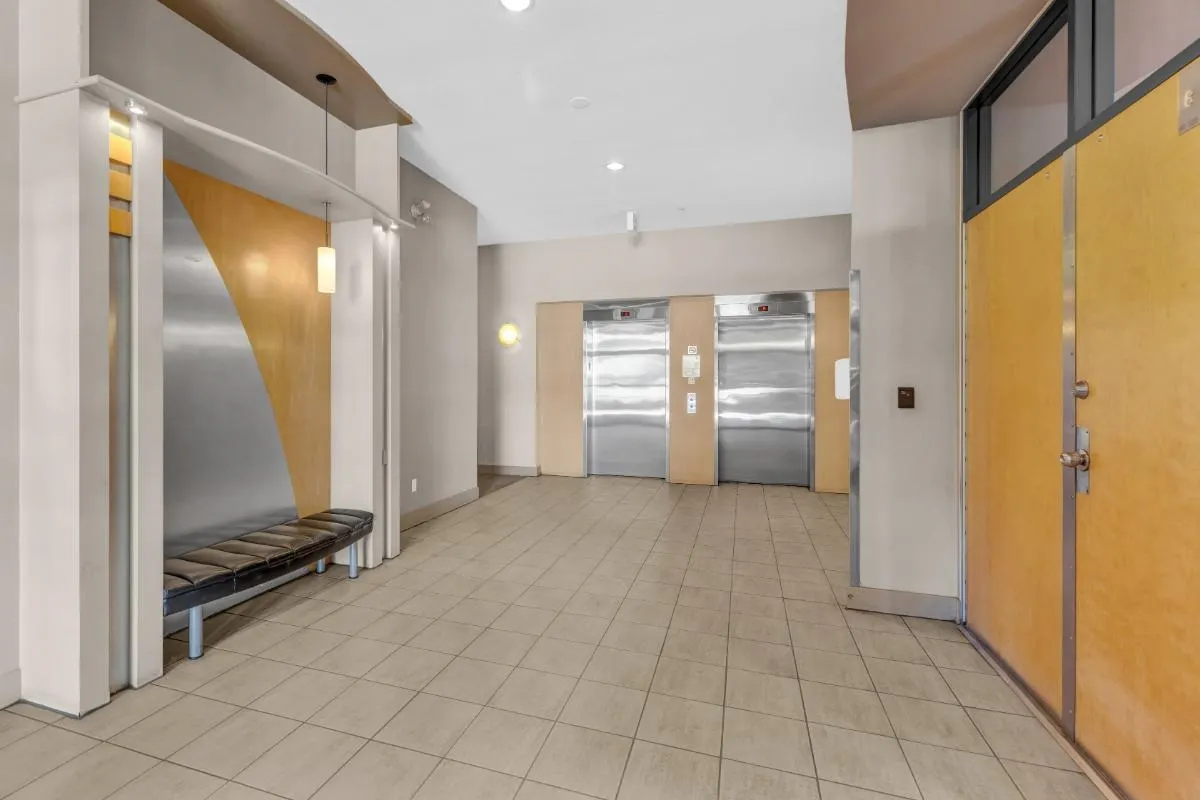 209 2228 Marstrand Avenue