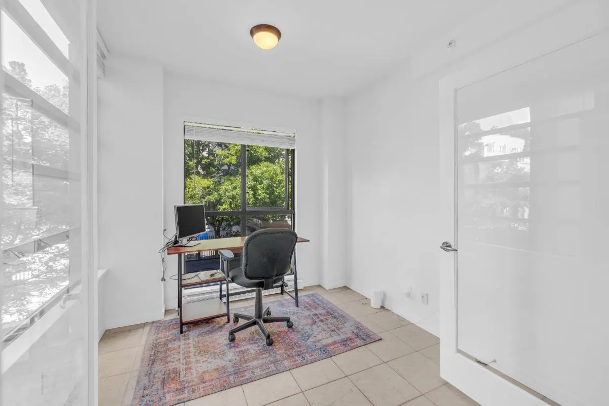 209 2228 Marstrand Avenue