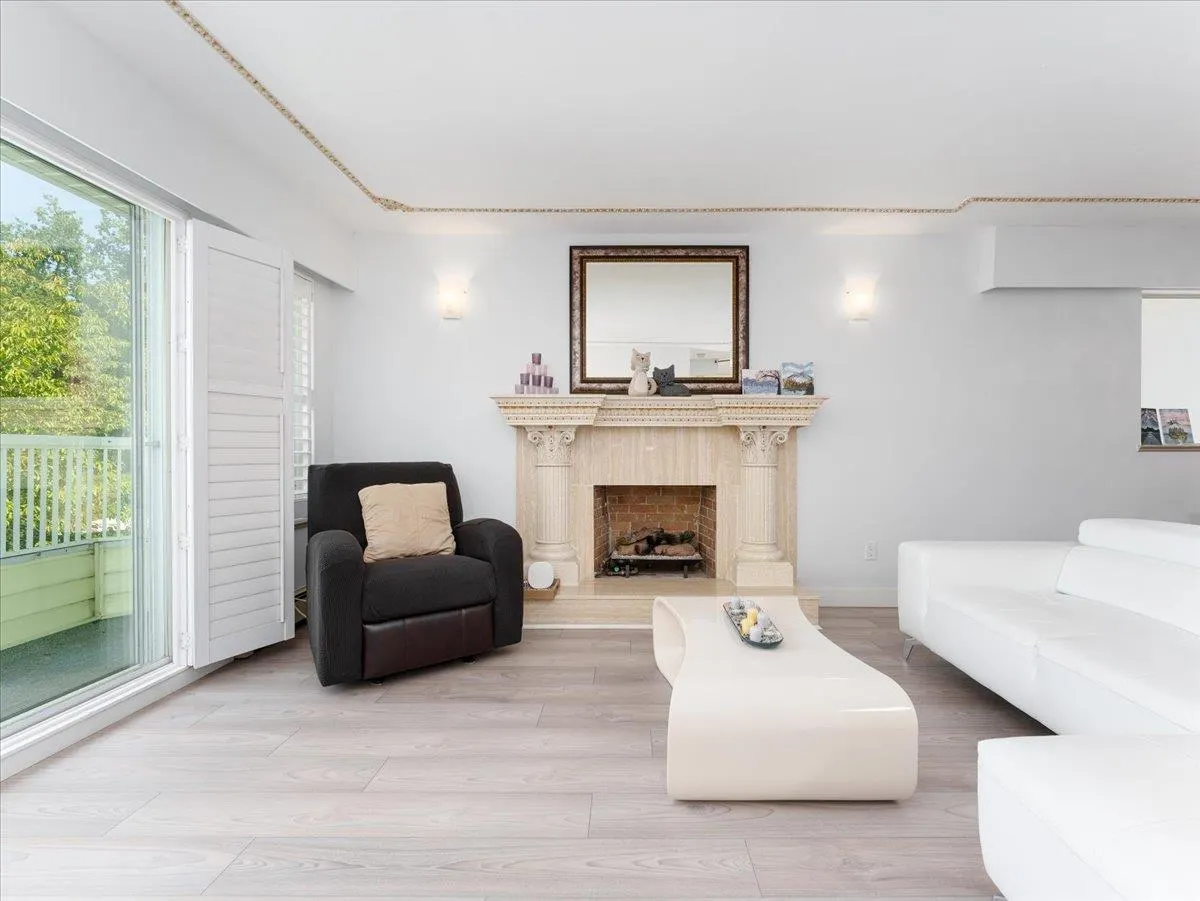318 W 17th Avenue