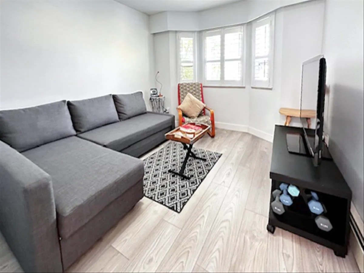318 W 17th Avenue