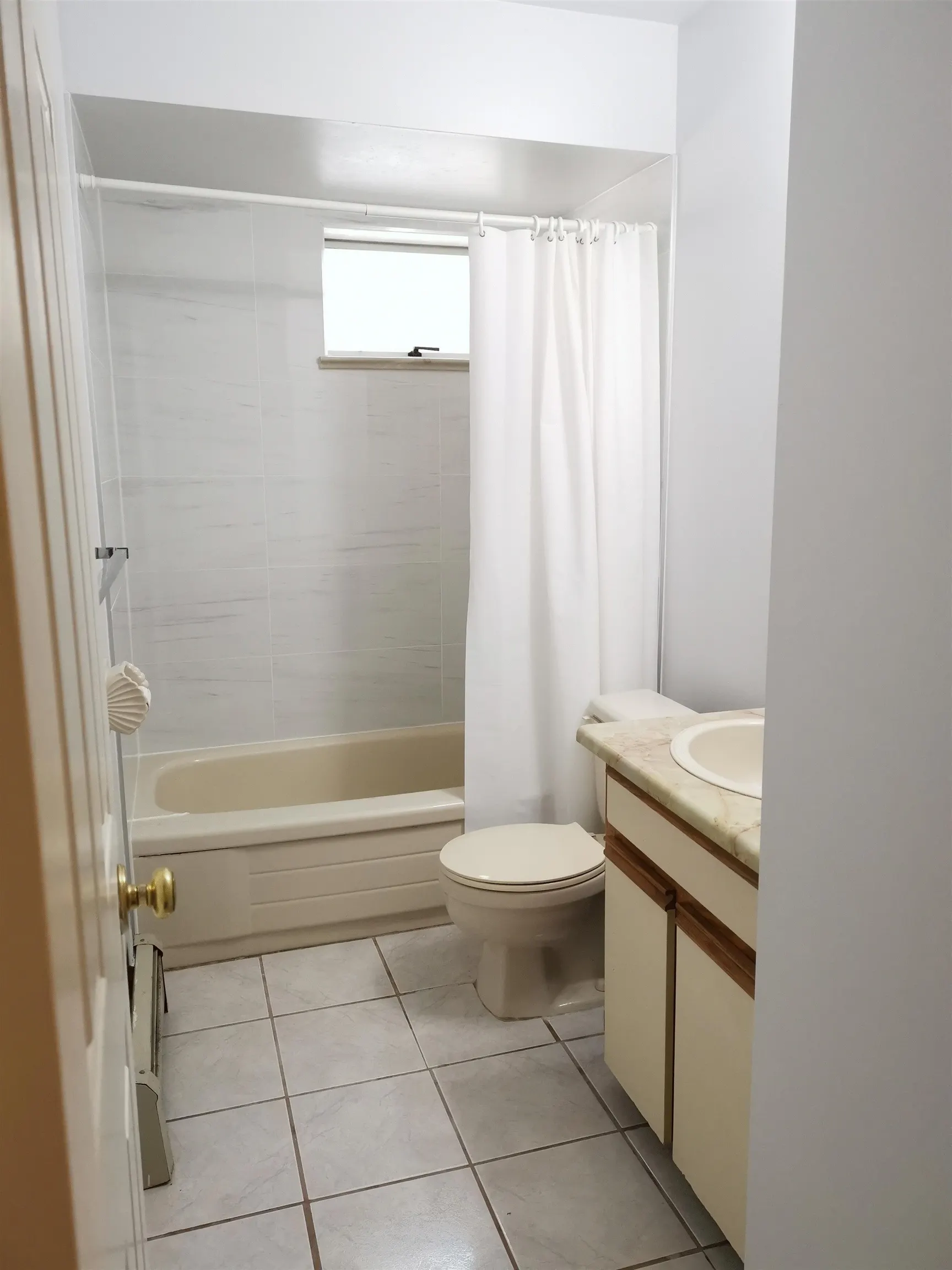 318 W 17th Avenue