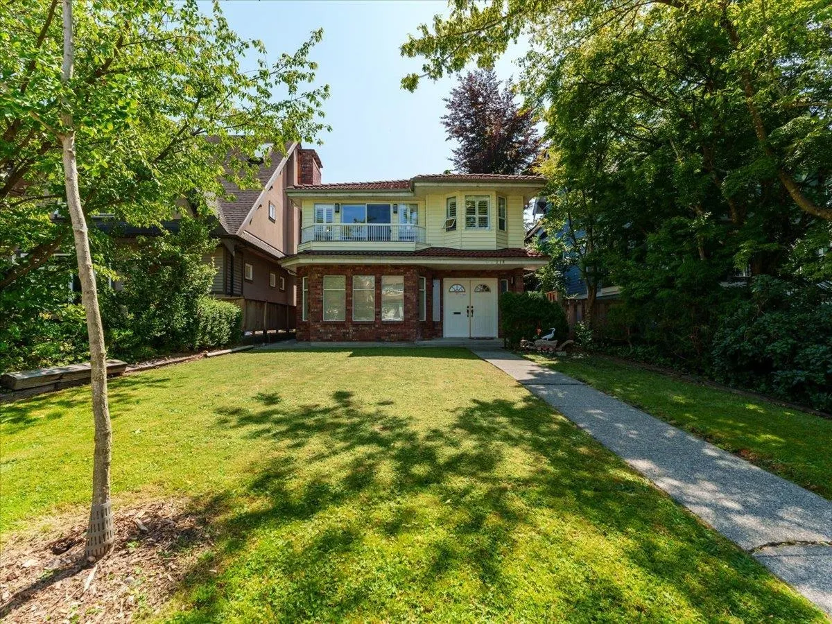 318 W 17th Avenue