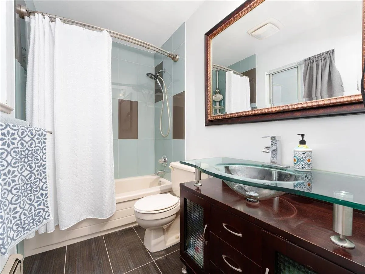 318 W 17th Avenue
