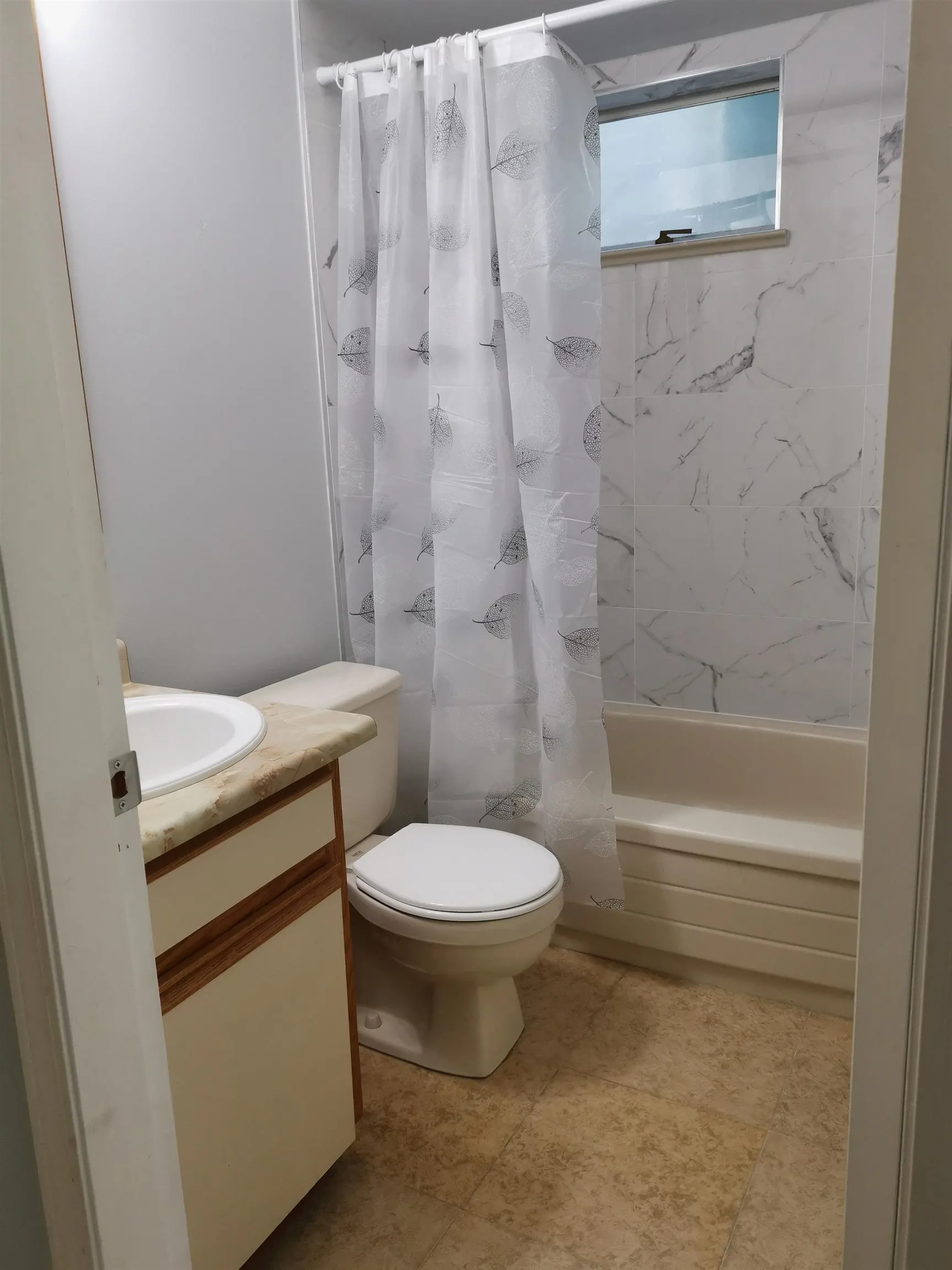 318 W 17th Avenue