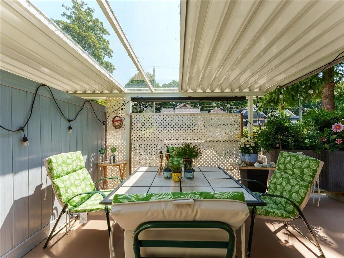 318 W 17th Avenue