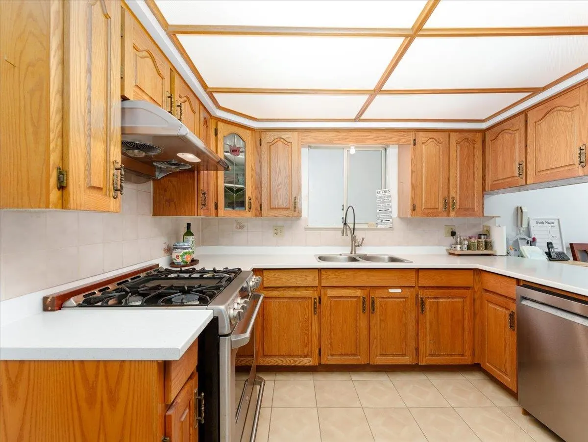 318 W 17th Avenue