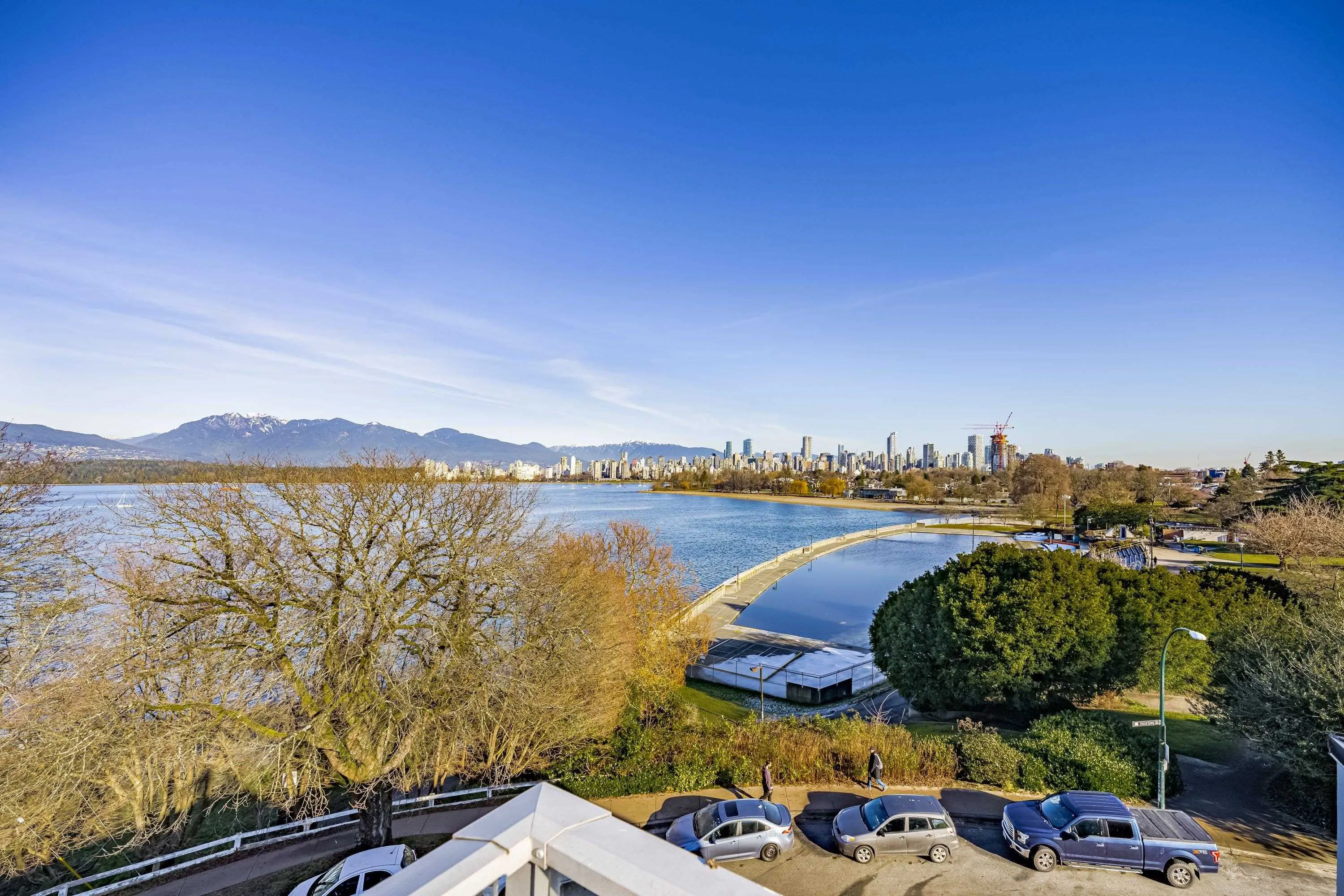 305 2430 Point Grey Road