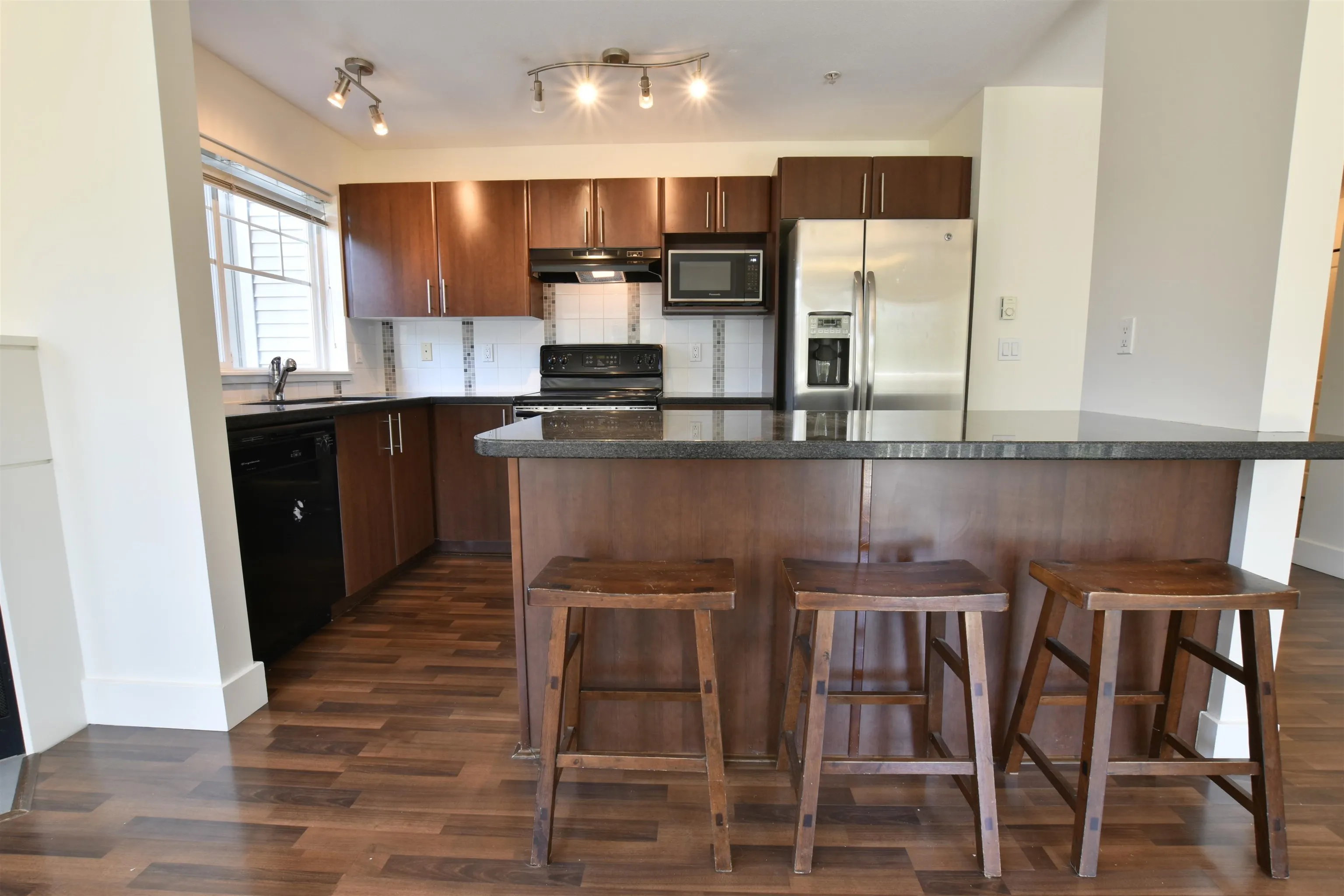 211 19388 65 Avenue