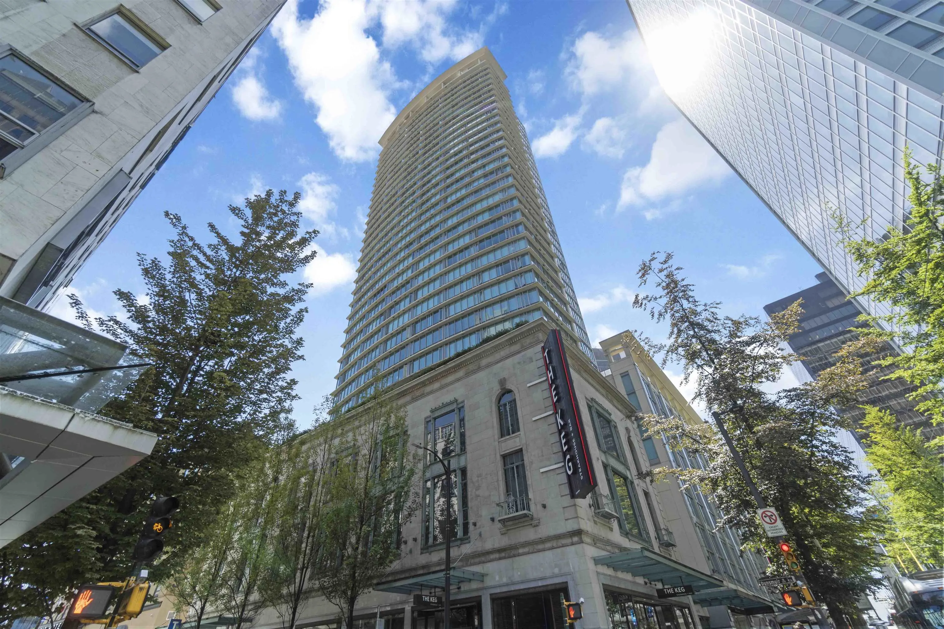 1712 610 Granville Street