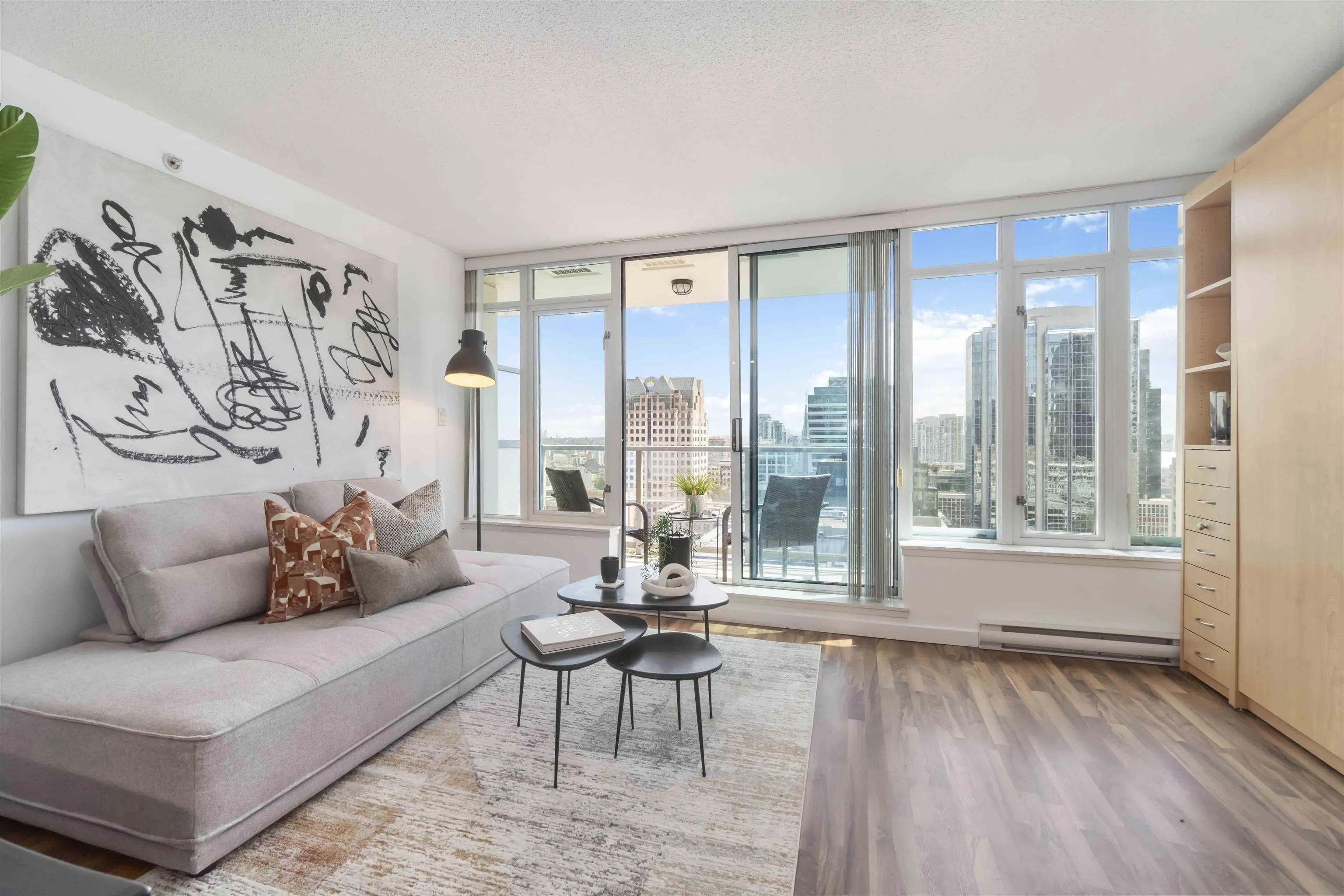 1712 610 Granville Street