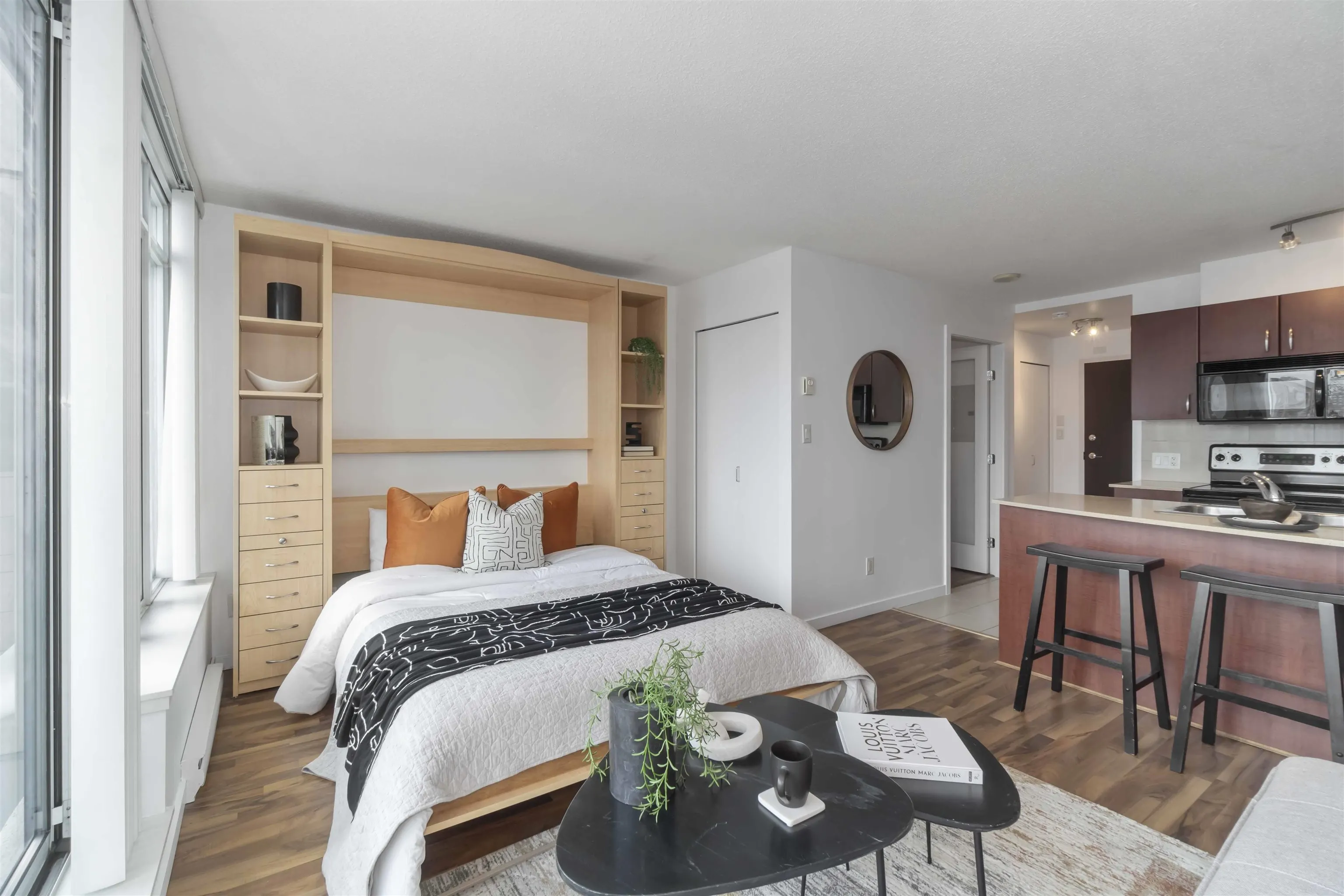 1712 610 Granville Street