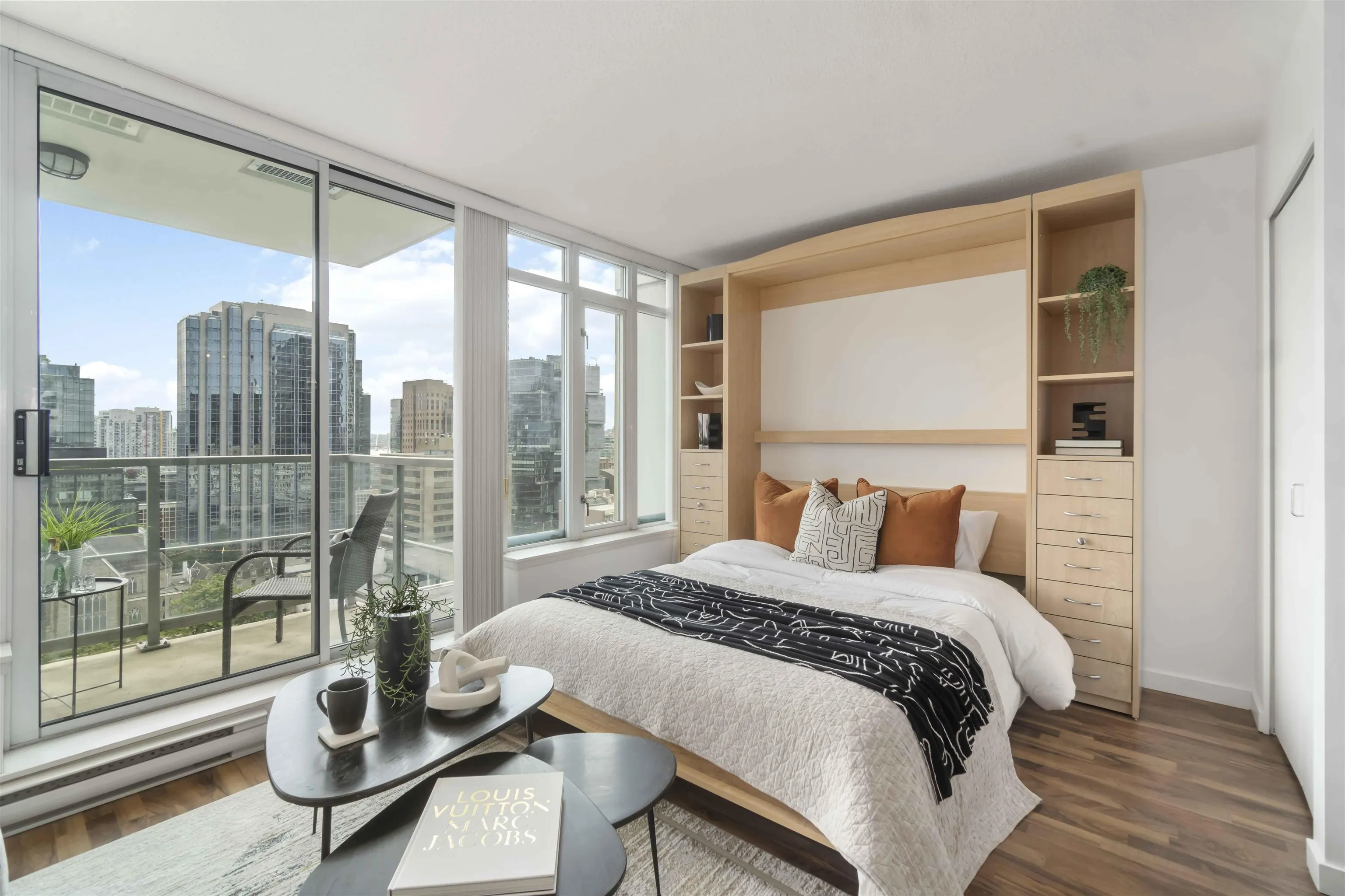 1712 610 Granville Street