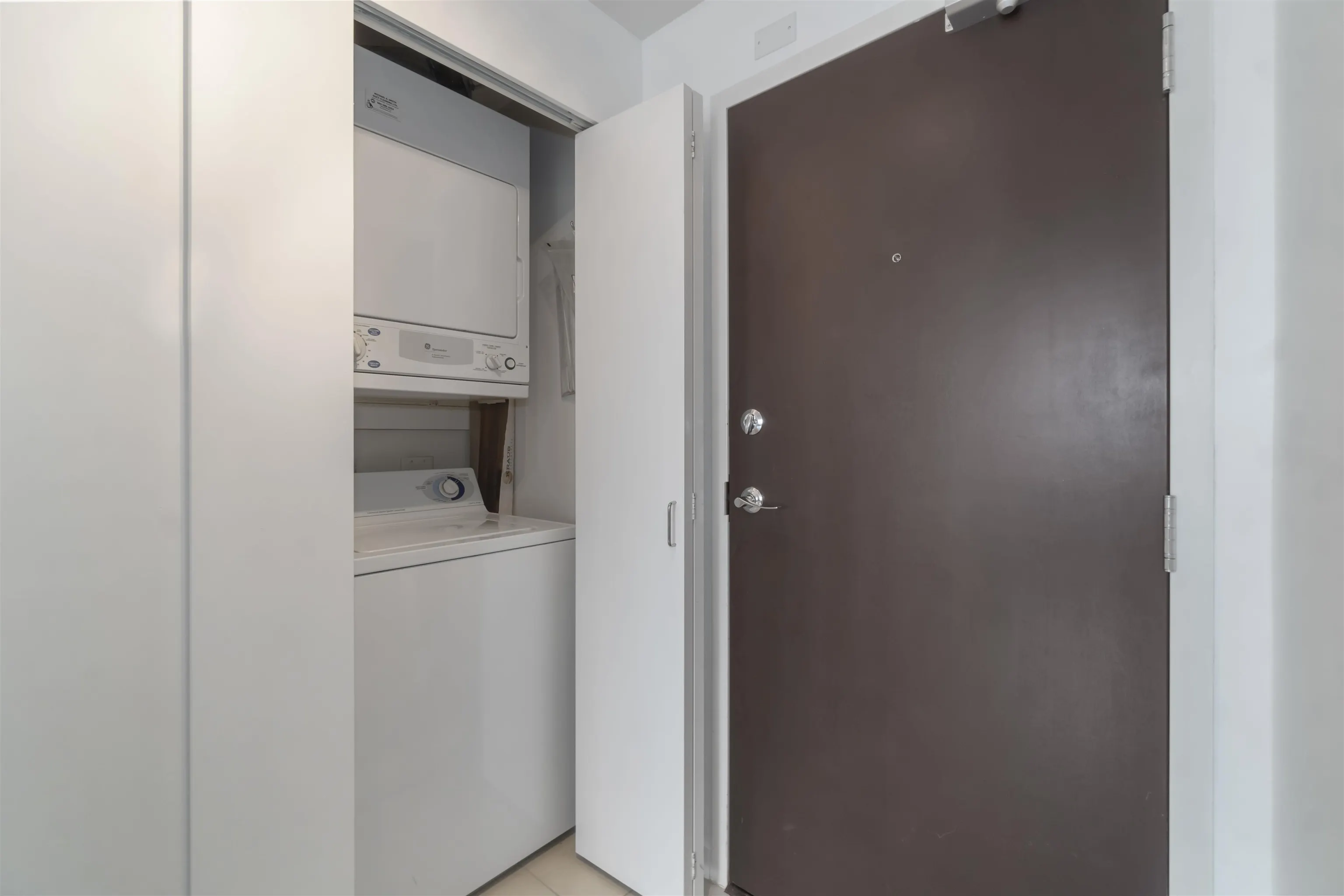 1712 610 Granville Street