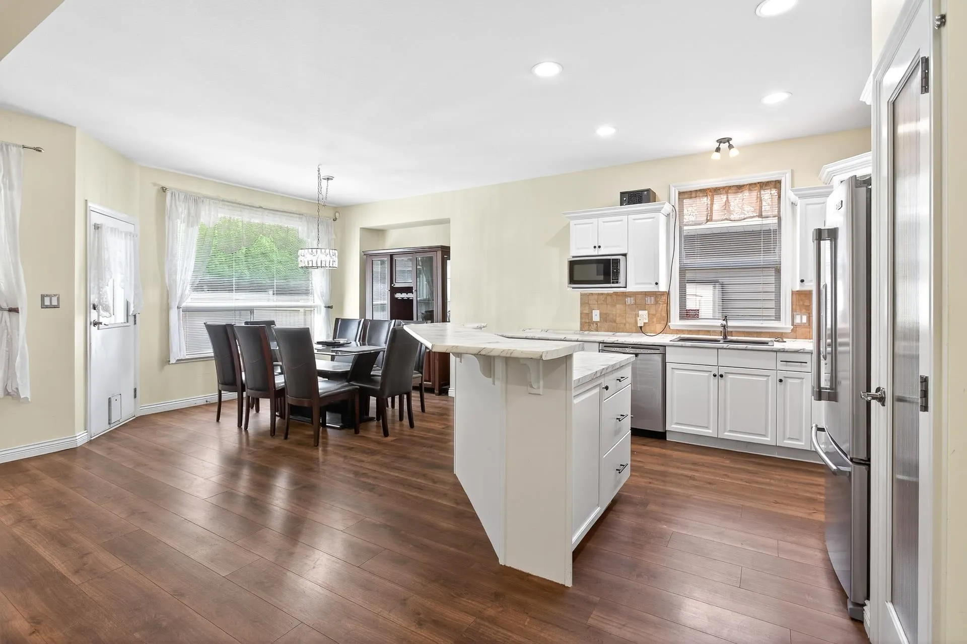 6000 Hunter Creek Crescent