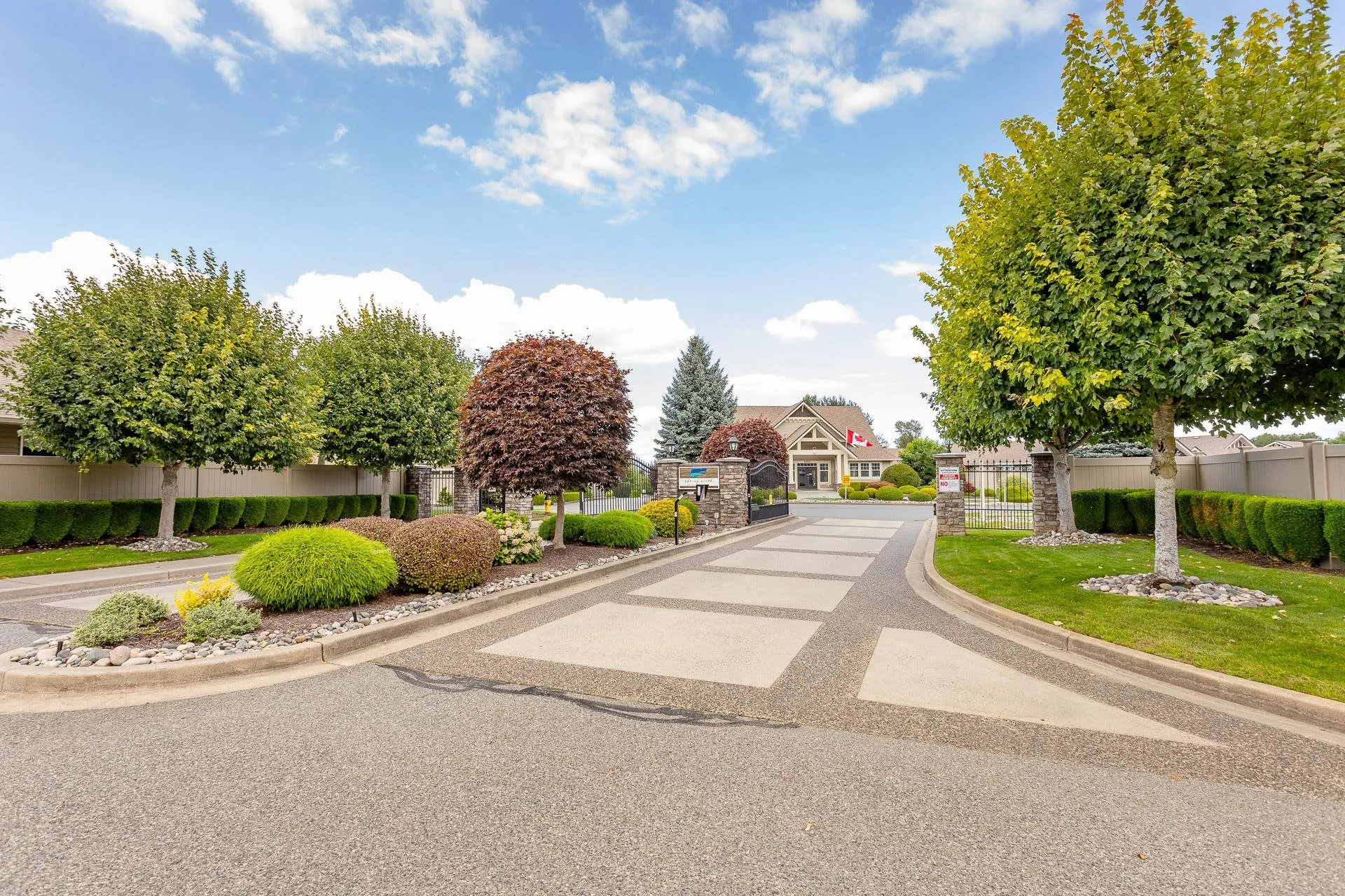 6000 Hunter Creek Crescent