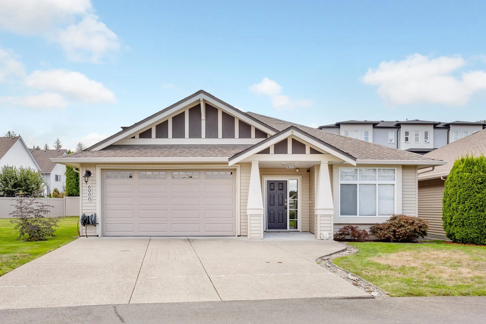 6000 Hunter Creek Crescent