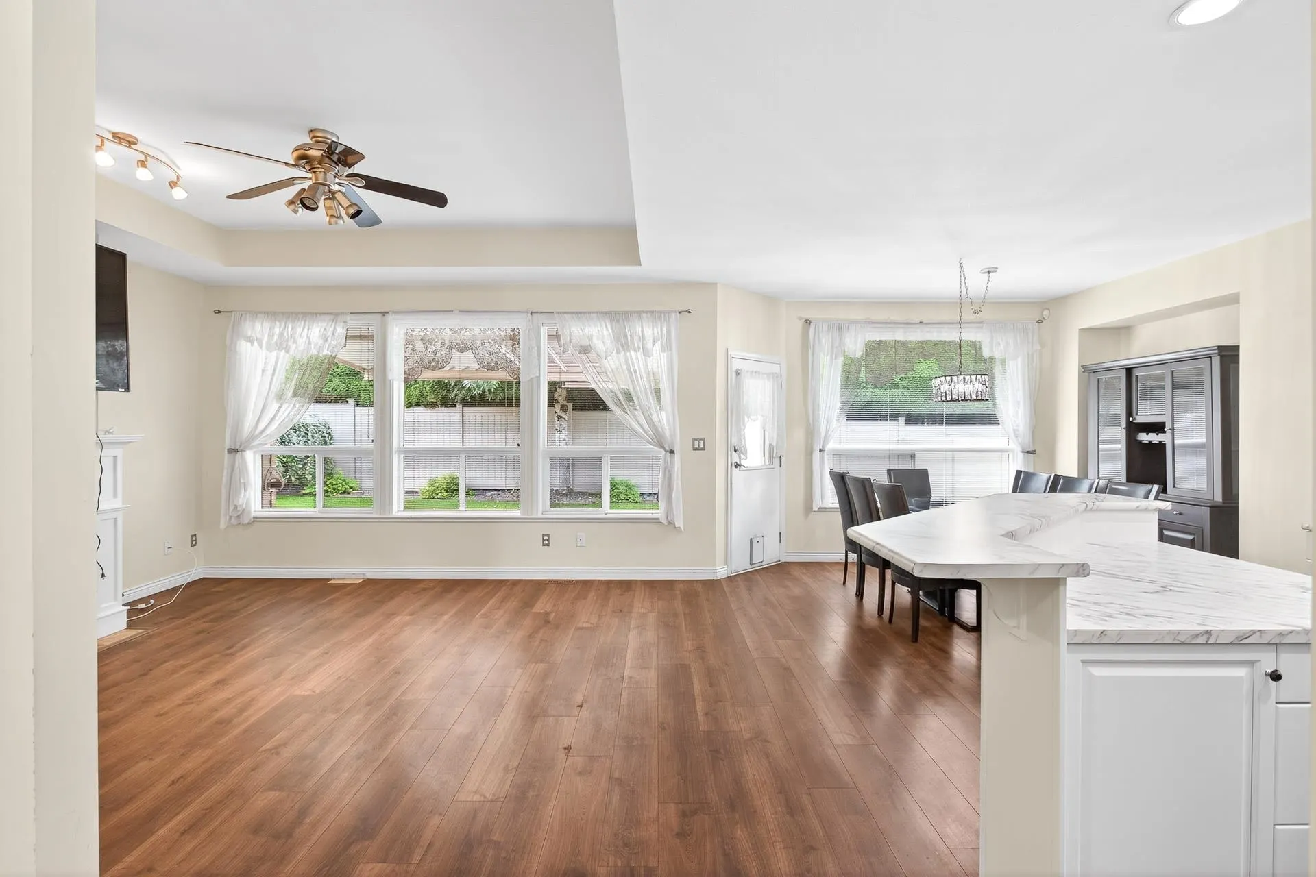 6000 Hunter Creek Crescent