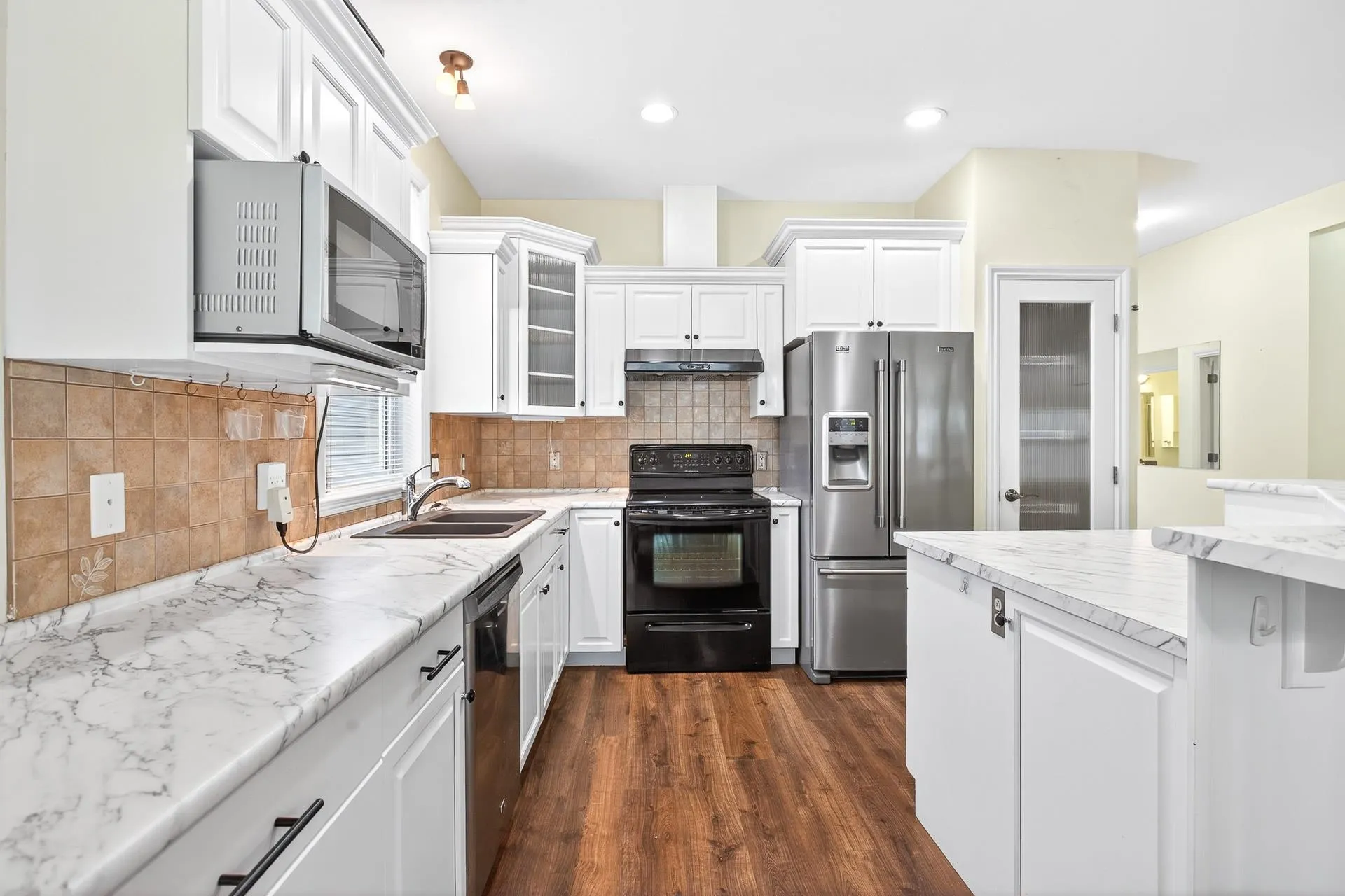 6000 Hunter Creek Crescent