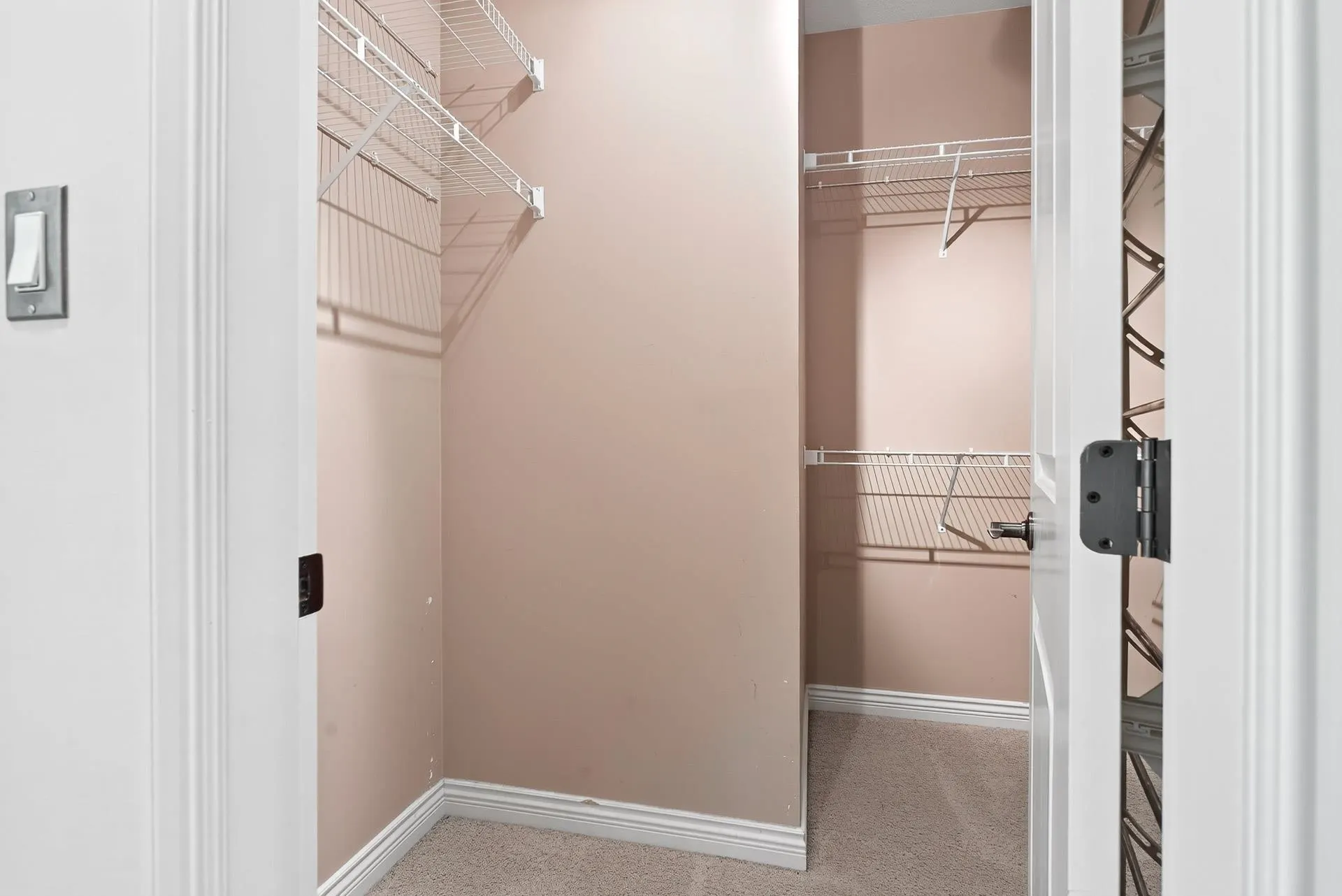 6000 Hunter Creek Crescent