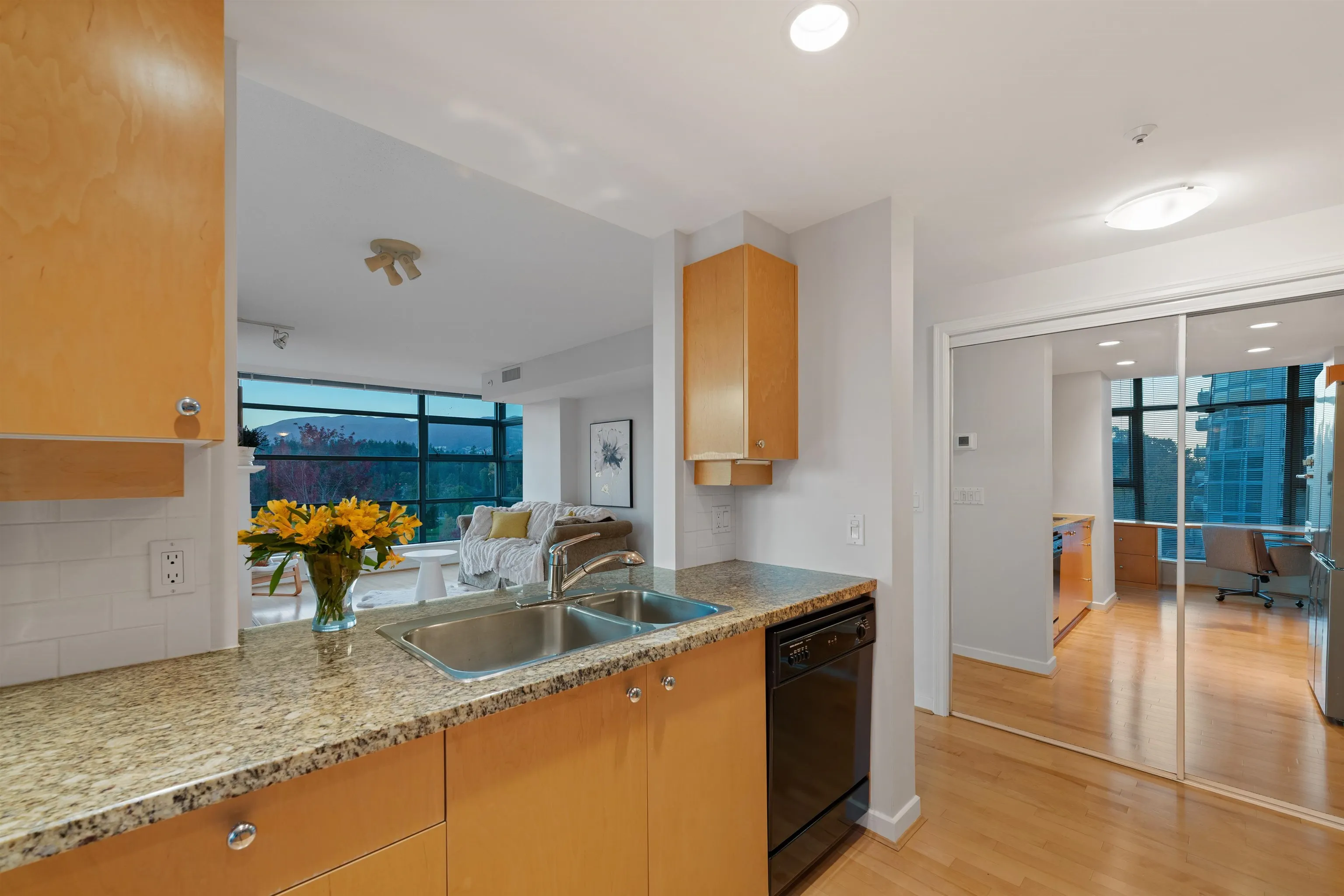 504 1790 Bayshore Drive